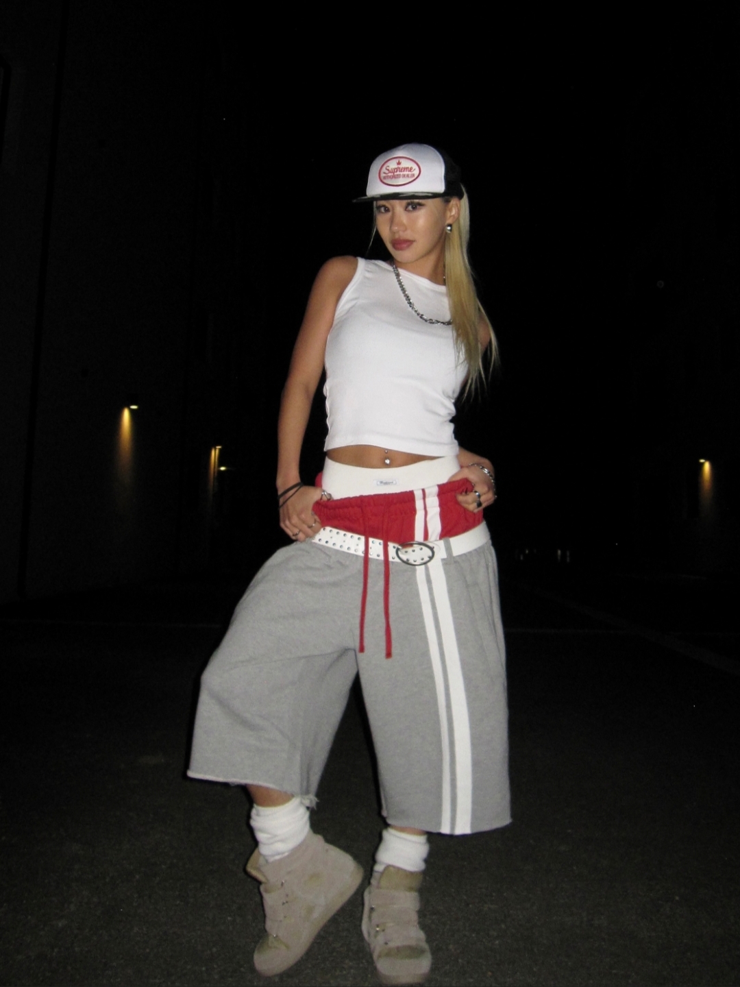 ROARINGRAD Double Waist Bermuda Sweat Pants Gray 착용 스타일
