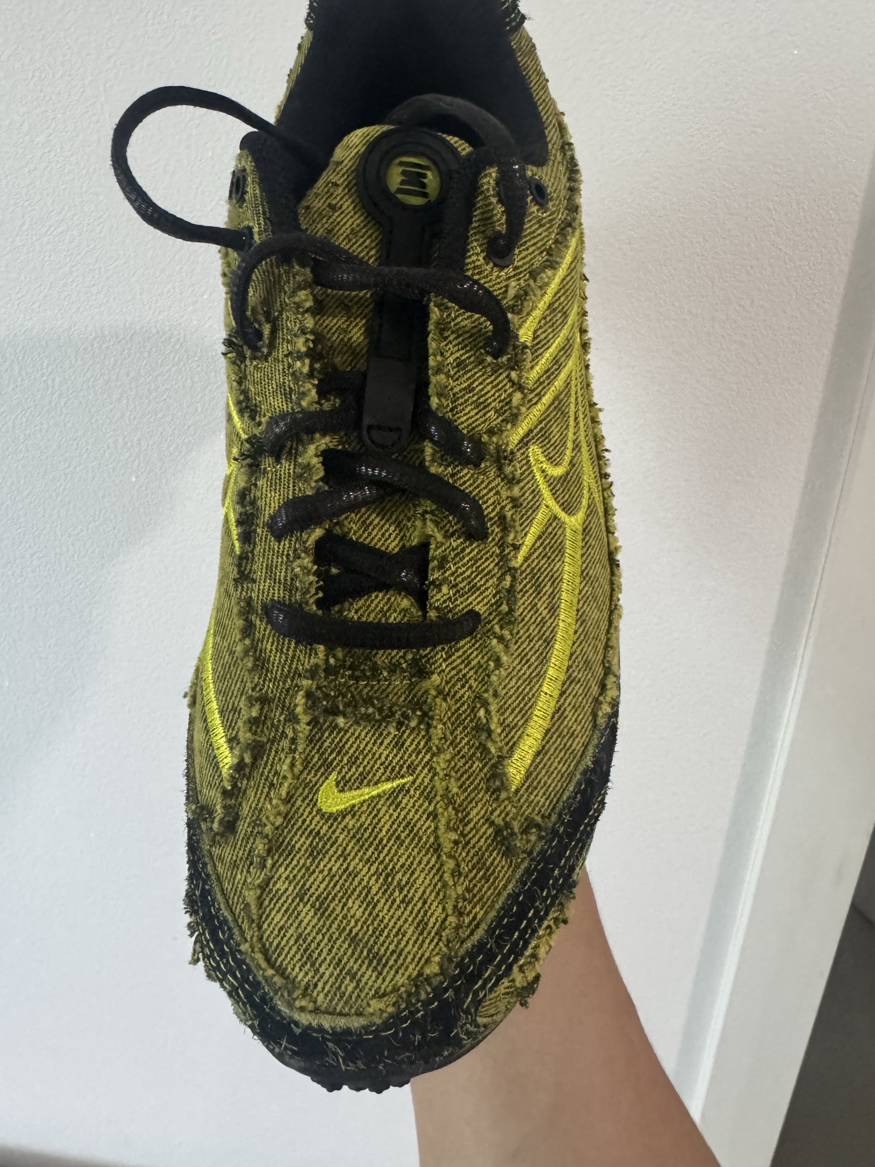 Nike Shox Ride 2 Bright Cactus and Black 착용 스타일 - 3
