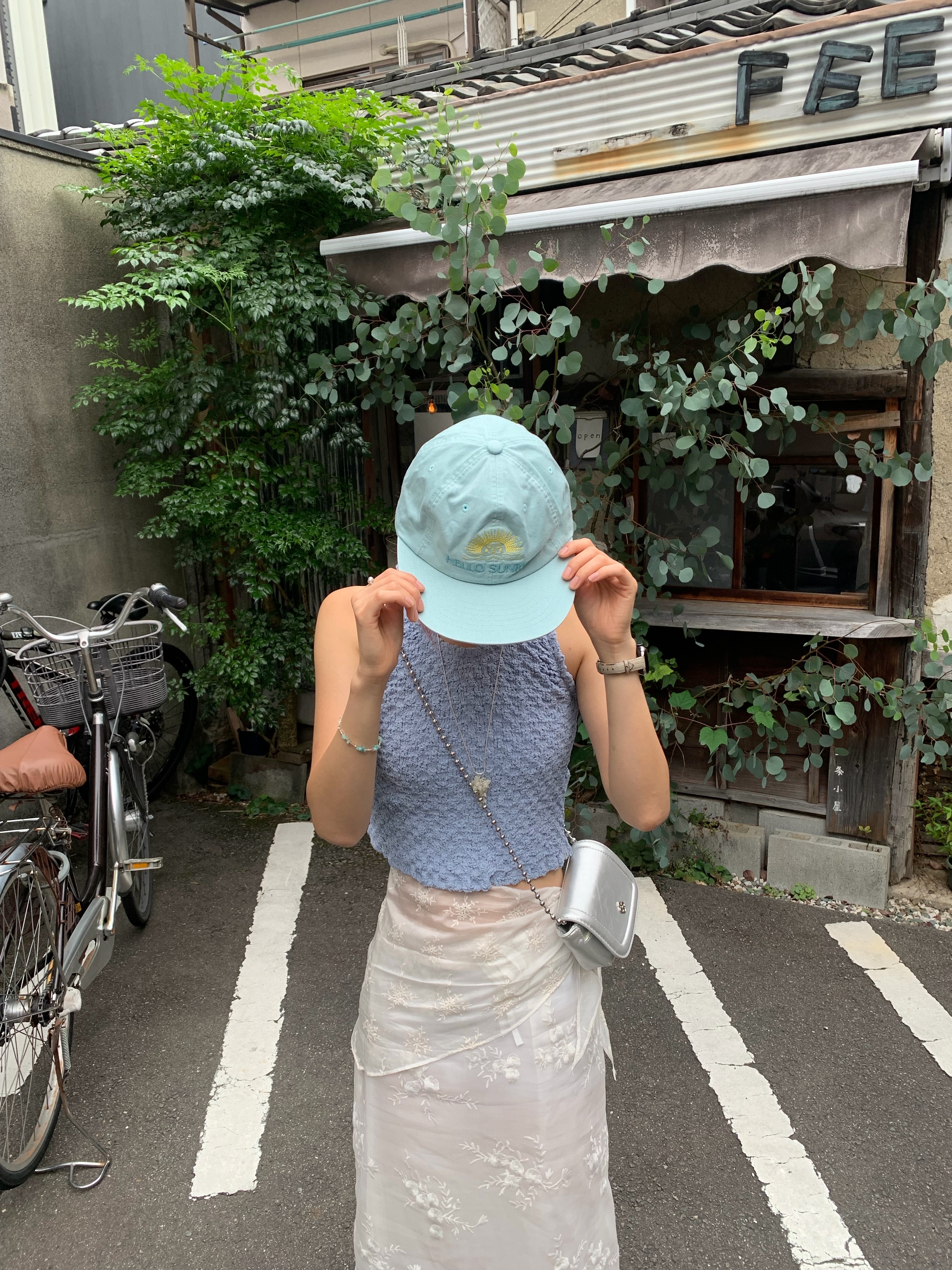 Hello Sunrise Washed Two Tone Logo 6panel Cap Sky Blue 착용 스타일 - 3