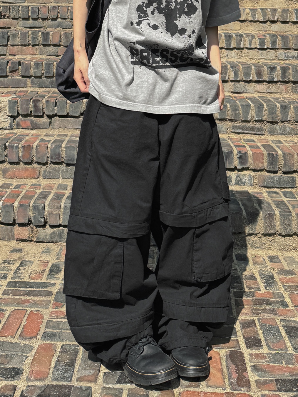 Dr. Martens Reeder Wyoming Leather Utility Shoes Black, Arc'teryx Gore 5 Panel Cap Black 착용 스타일 - 6