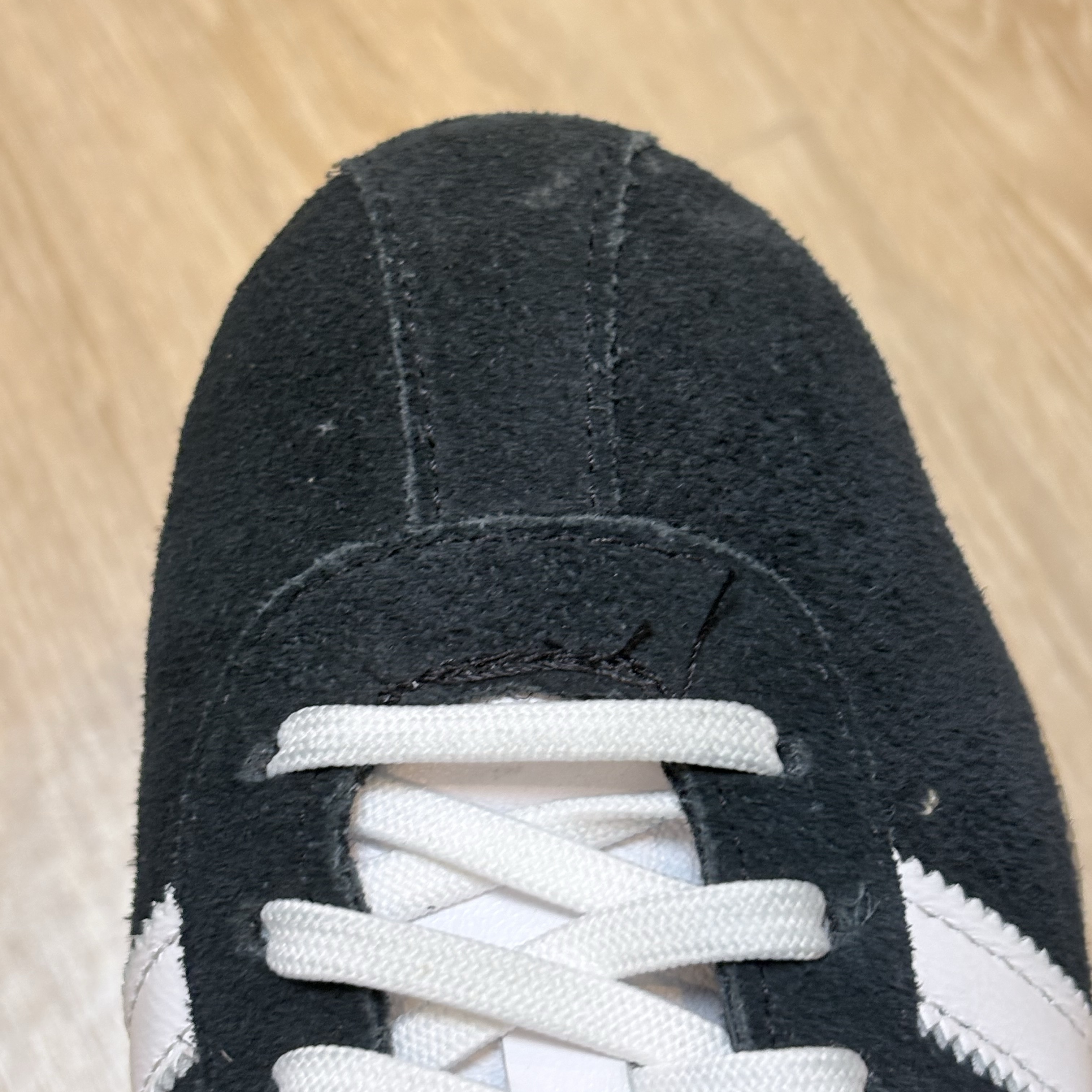 (W) Adidas Tokyo Core Black Cloud White 착용 스타일 - 1