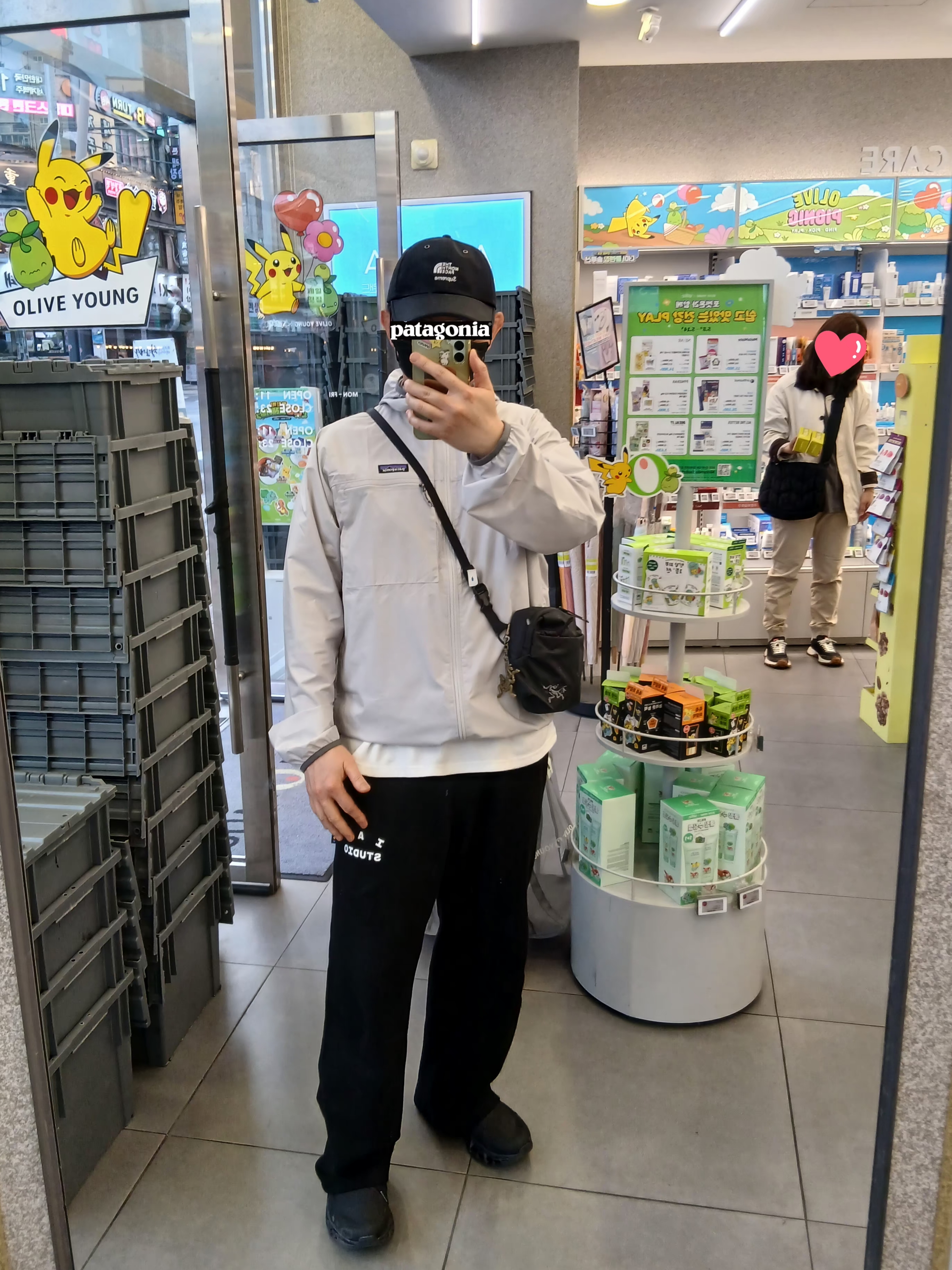 IAB Studio IAB Sweatpants Black, Supreme x The North Face Split 6-Panel Black - 24SS 착용 스타일 - 1