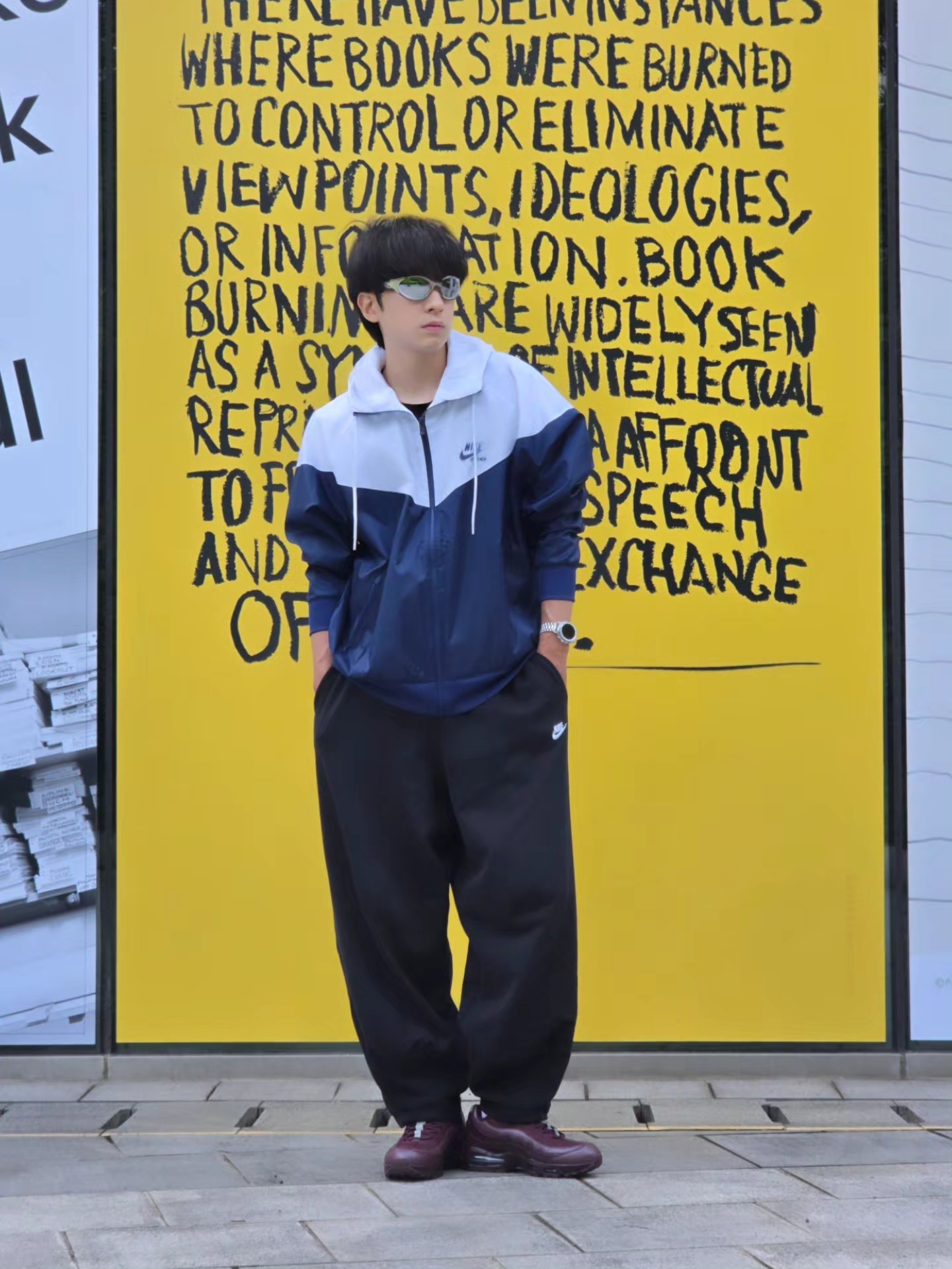 Nike Windrunner Woven Lined Jacket White Blue Void - Asia, Nike Club Fleece Oversized French Terry Pants Black White - Asia 착용 스타일 - 6