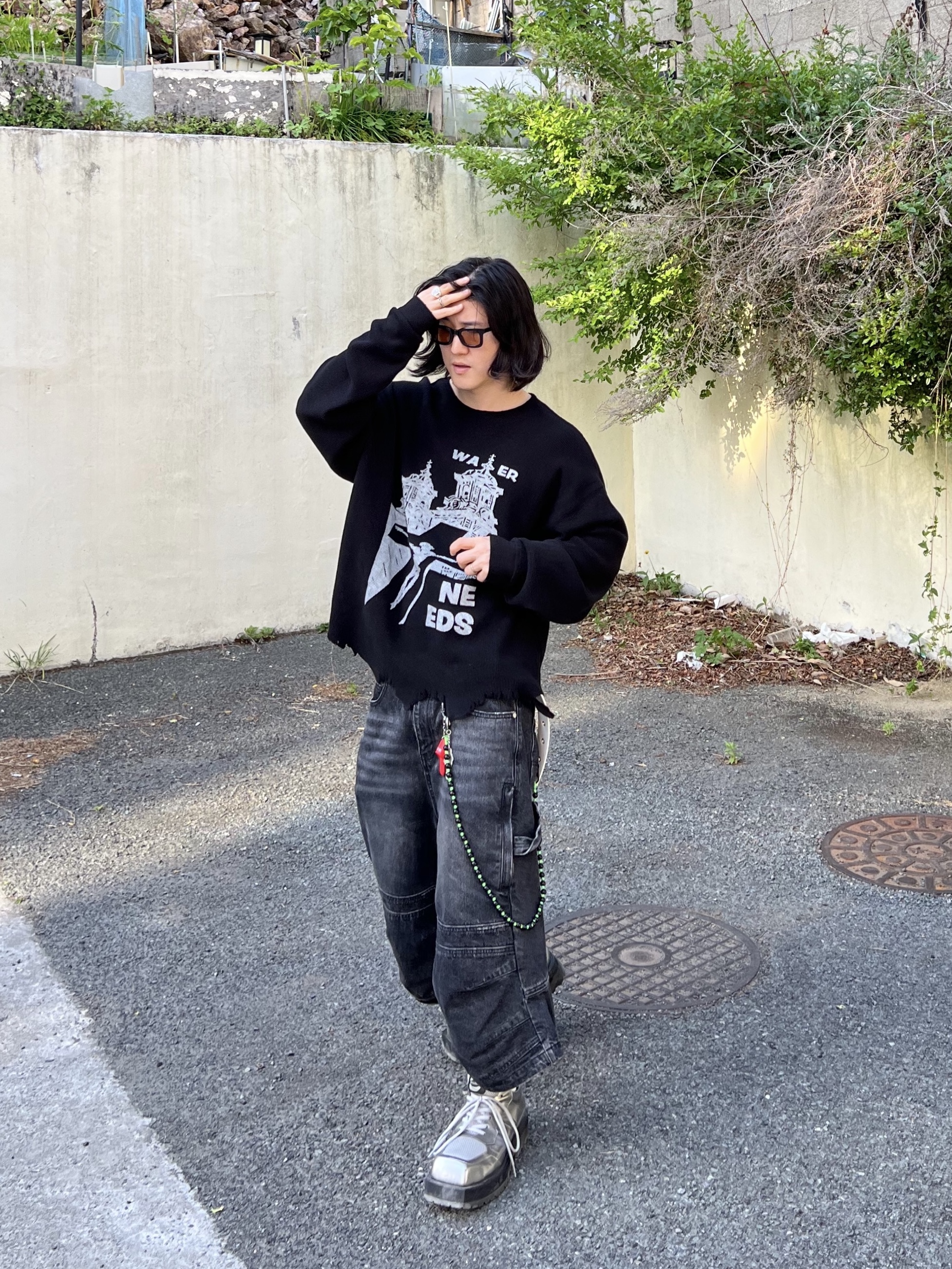MJD Distressed Waffle Ls Black, ROARINGRAD Carpenter Bermuda Denim Pants Black 착용 스타일 - 4