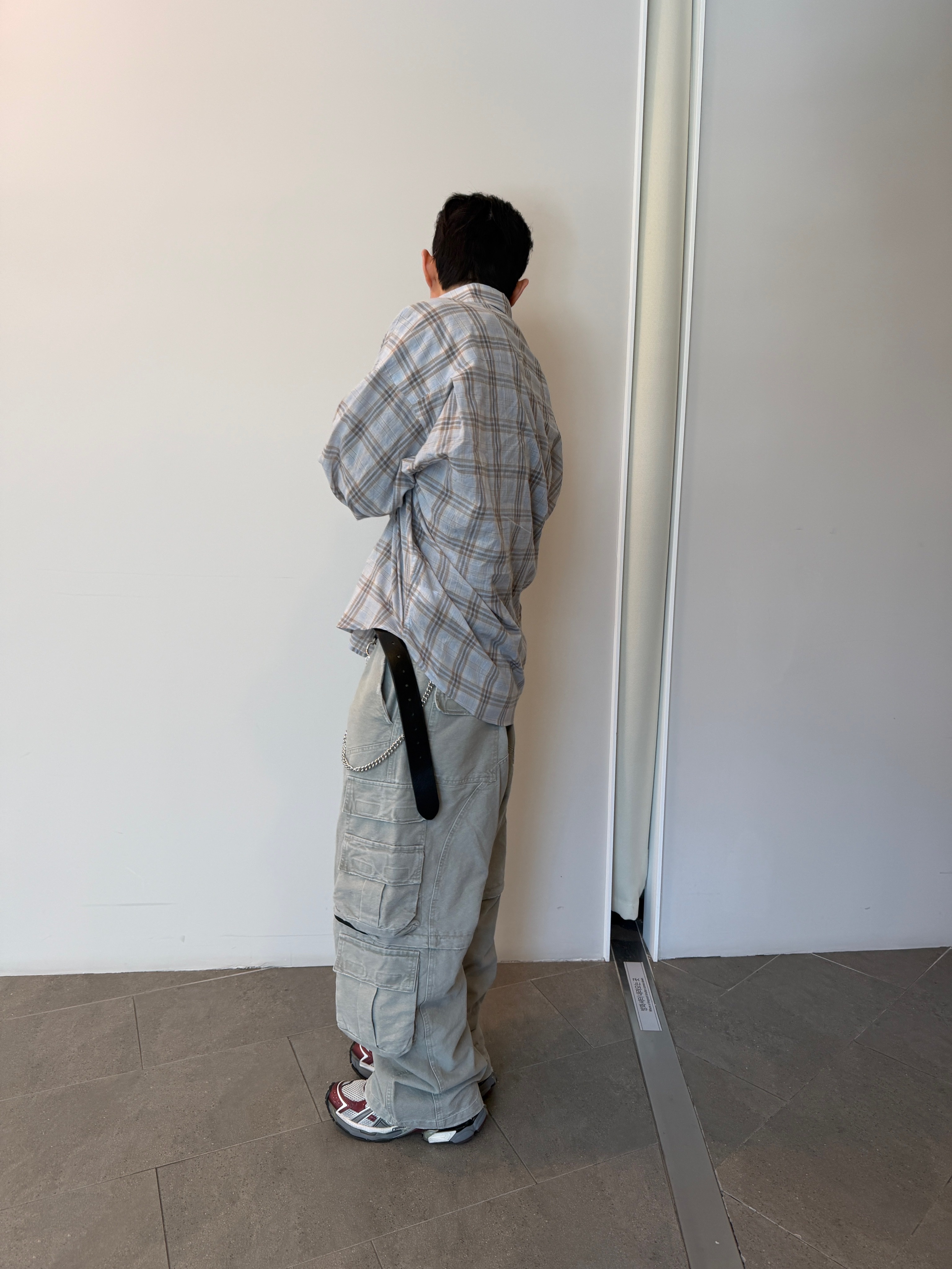 Nonnod Flexible Sheer Check Shirt Ash Gray, Undermycar Combat Utility Cargo Pants Misty Green 착용 스타일 - 2