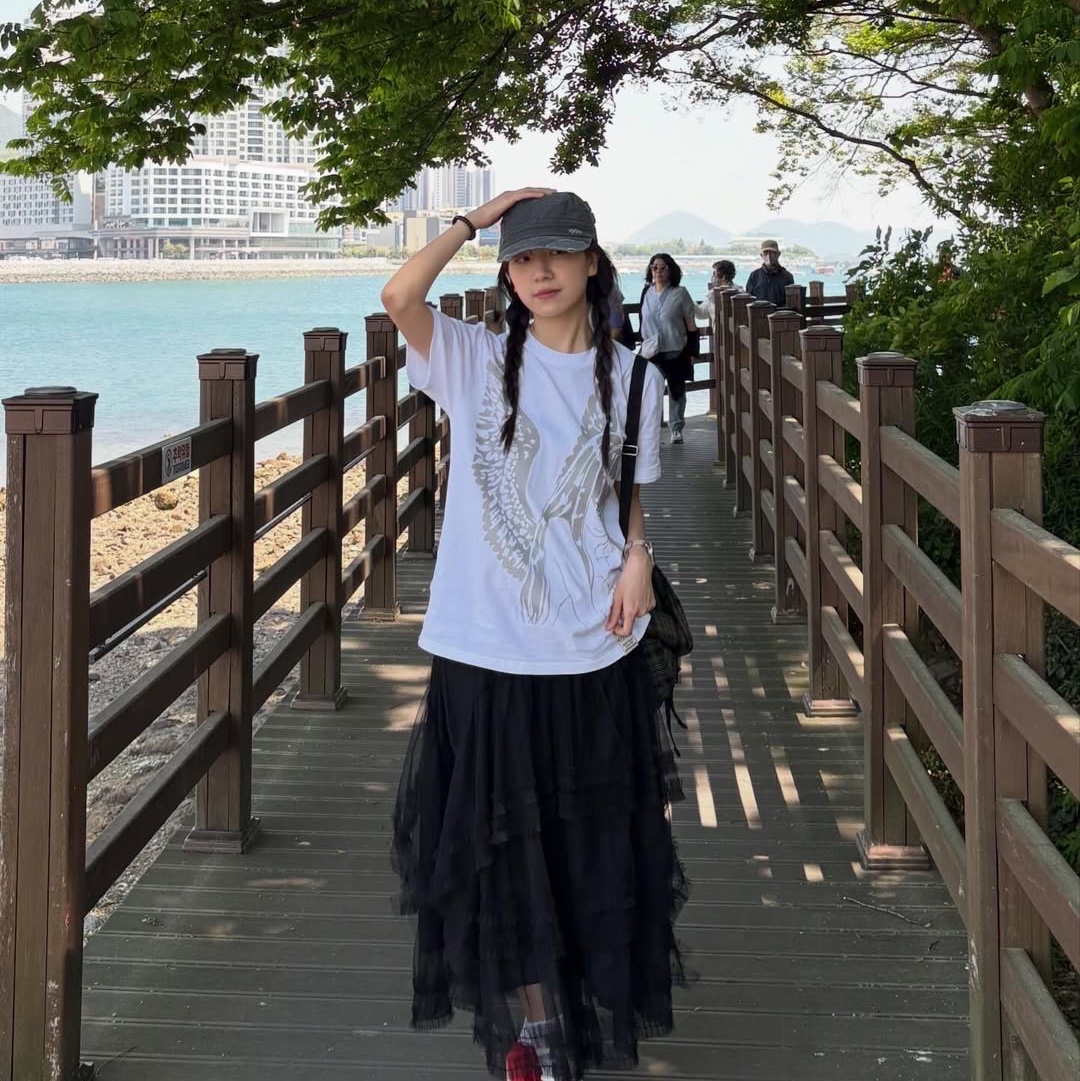 MAINBOOTH Patchwork Military Cap Charcoal 착용 스타일 - 2