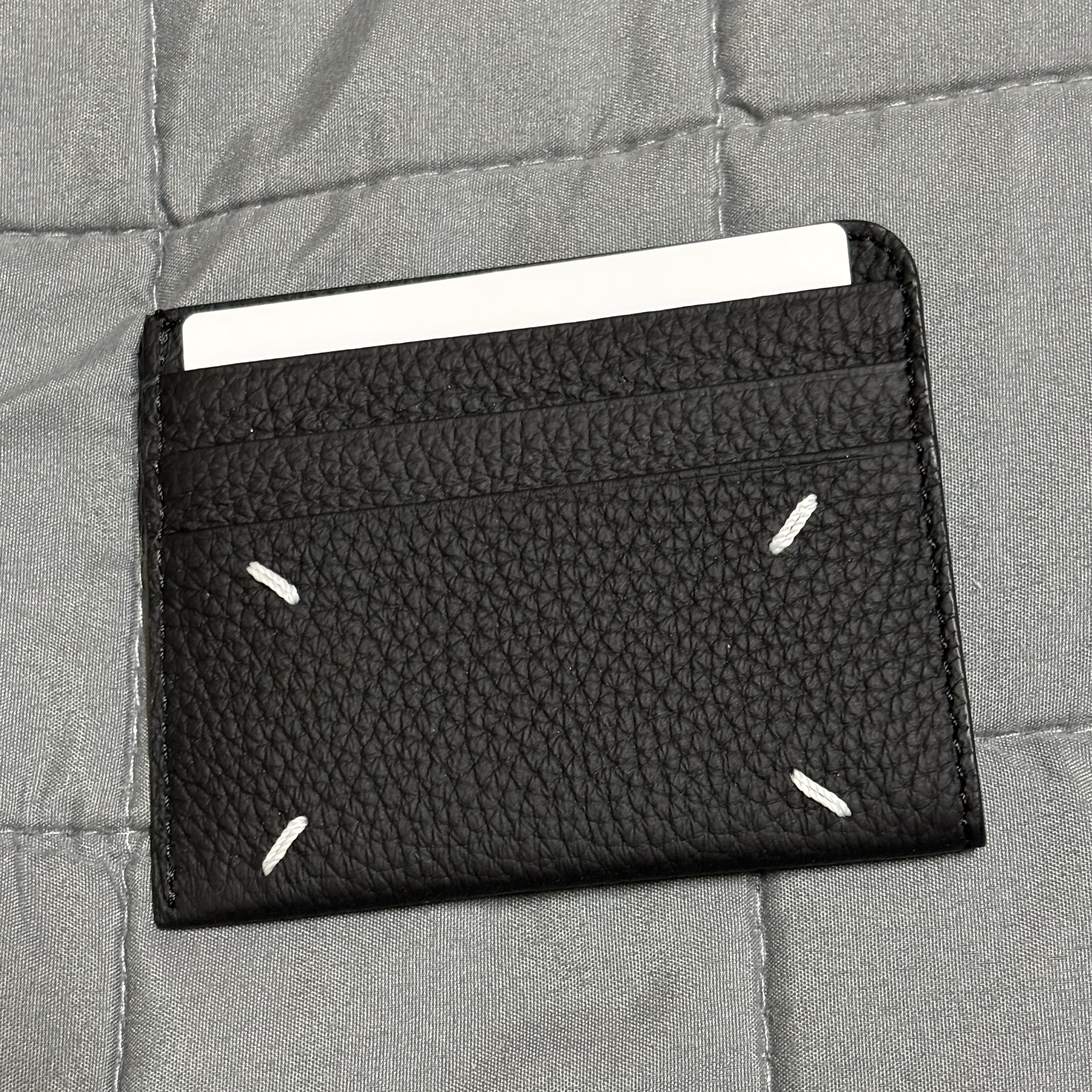 Maison Margiela Four Stitch Card Holder Black 착용 스타일