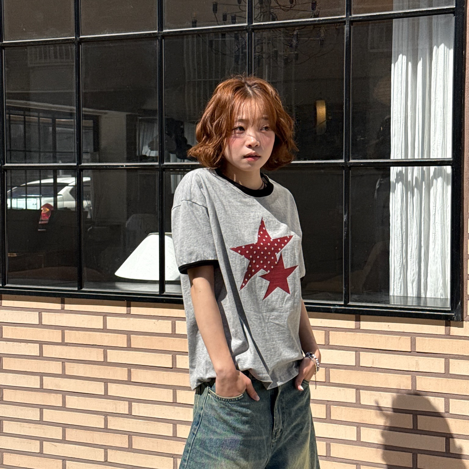 AMOU Two Star Ringer T-Shirts Gray, AMOU Two Star Ringer T-Shirts Red 착용 스타일 - 3