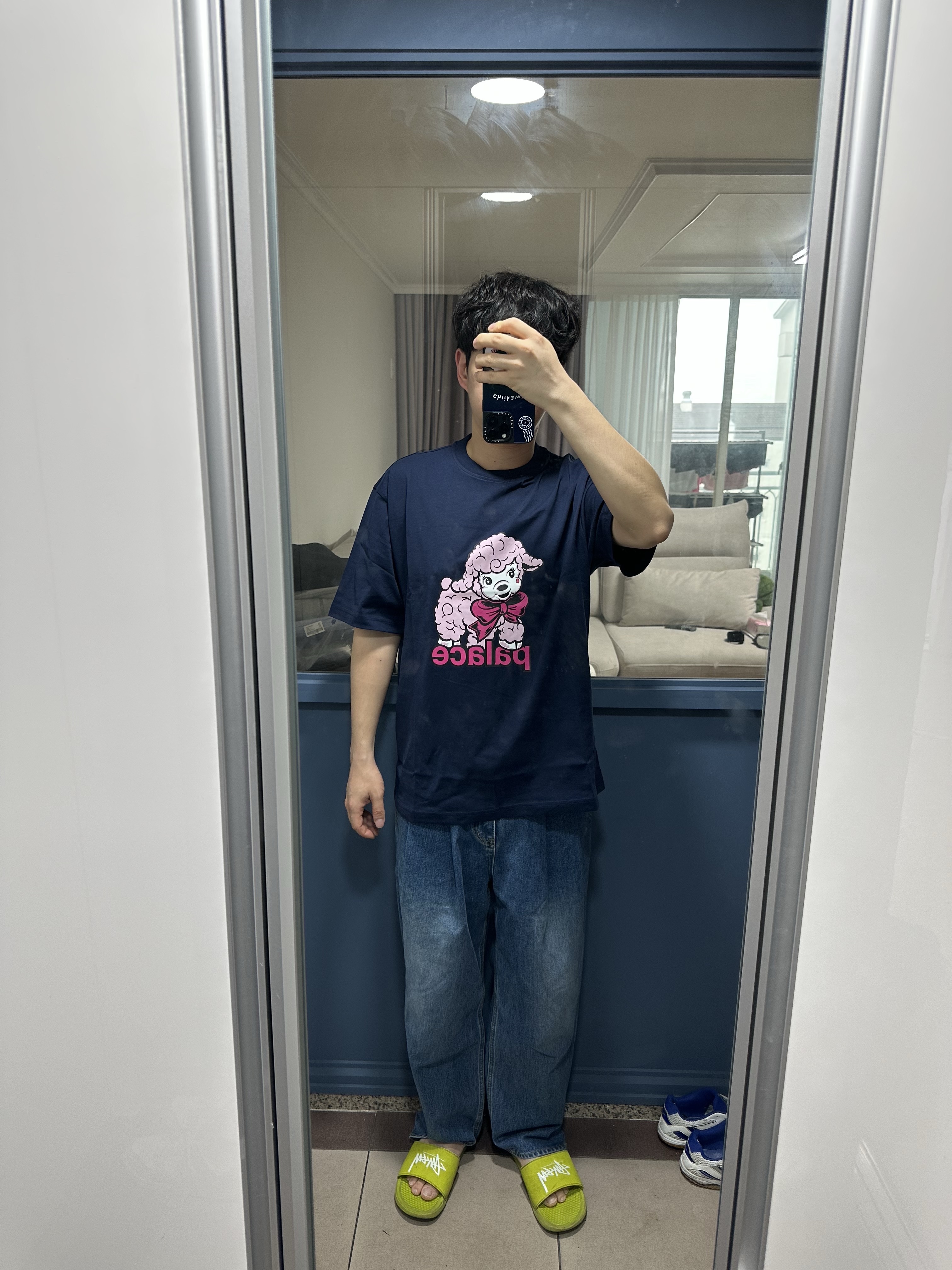Palace Lamb T-Shirt Navy - 26SS 착용 스타일
