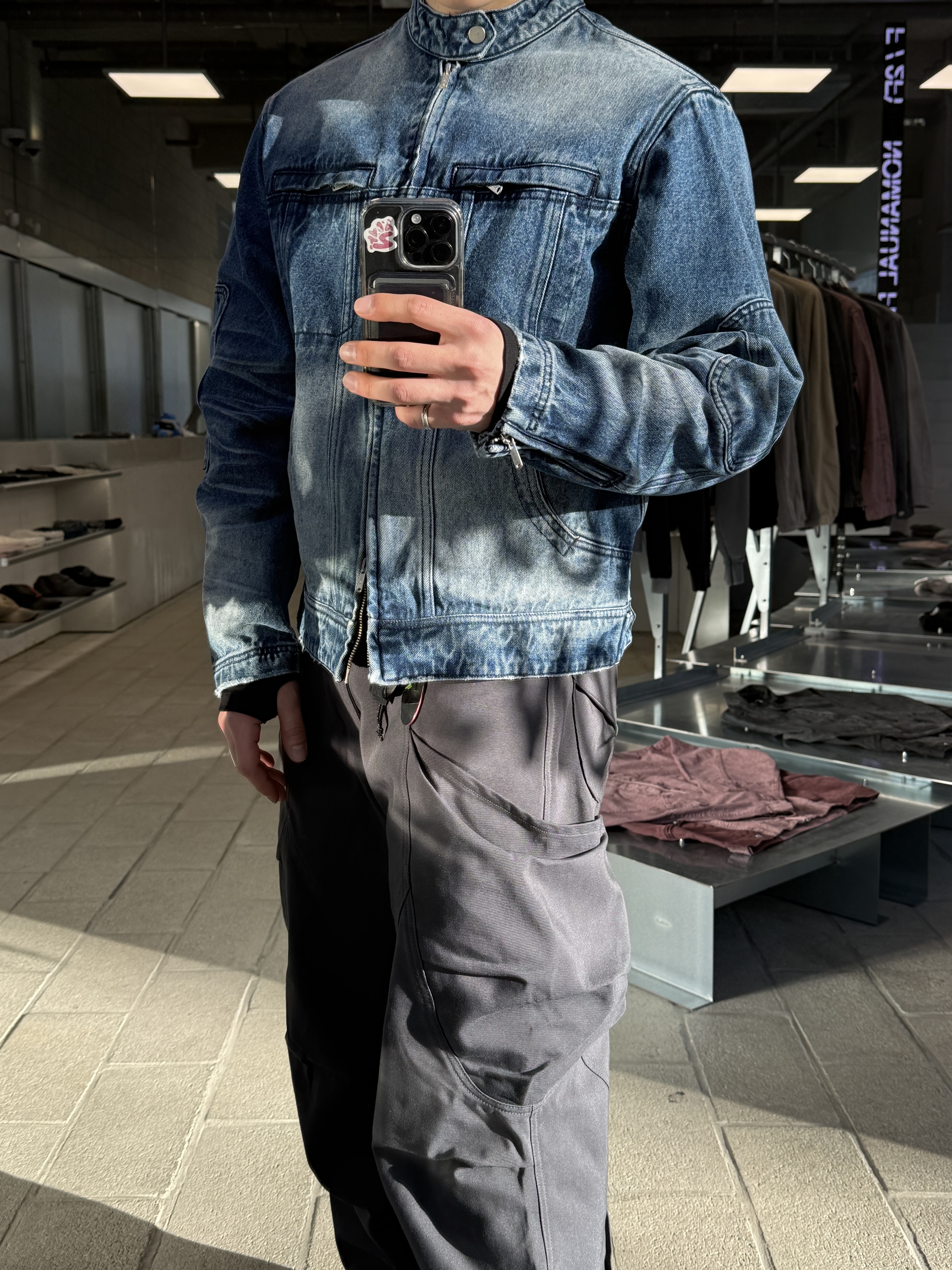NOMANUAL Washed Denim Rider Jacket Washed Blue 착용 스타일