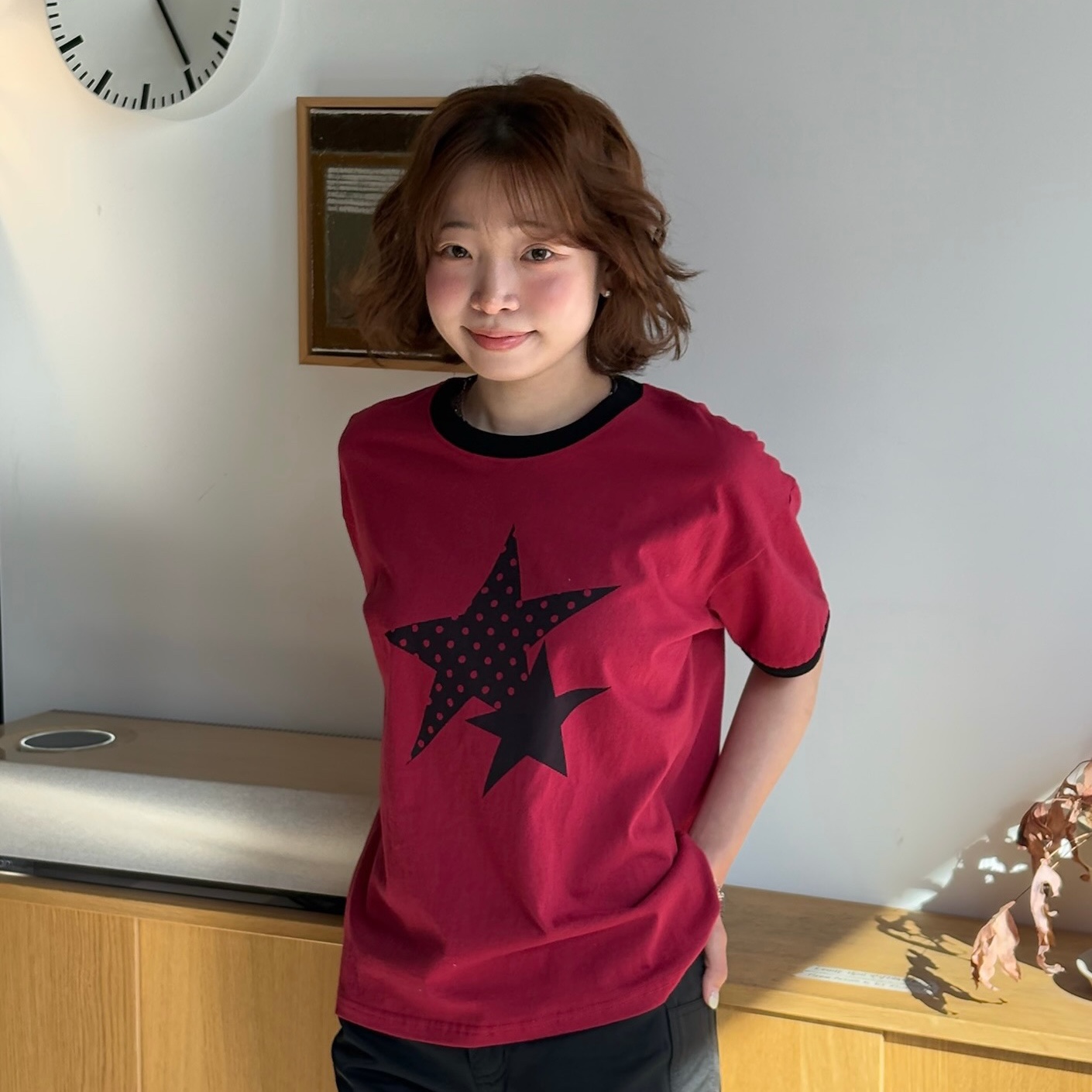 AMOU Two Star Ringer T-Shirts Red, AMOU Two Star Ringer T-Shirts Gray 착용 스타일 - 3