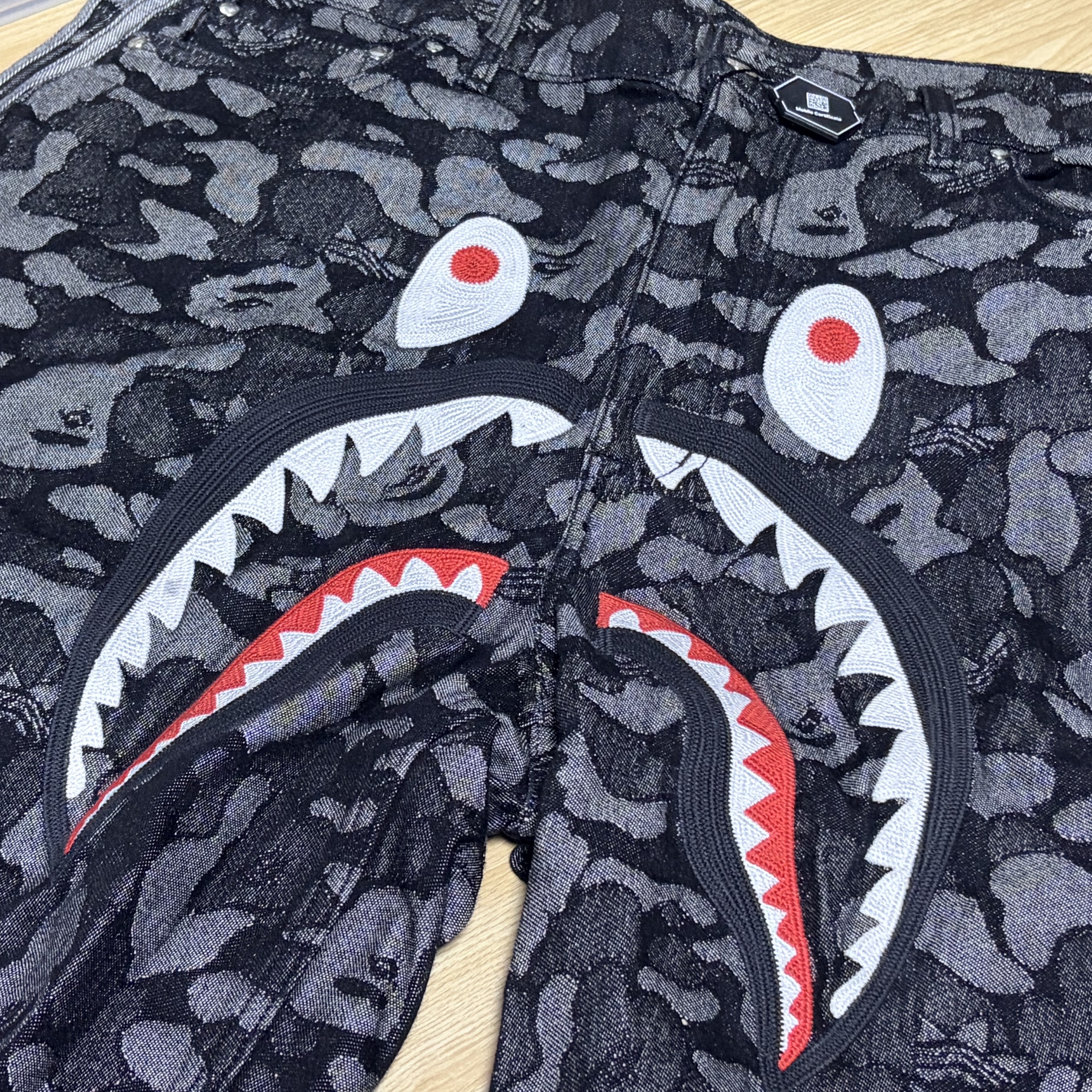 Adidas x BAPE Shark Denim Shorts Black - US Sizing 착용 스타일 - 3