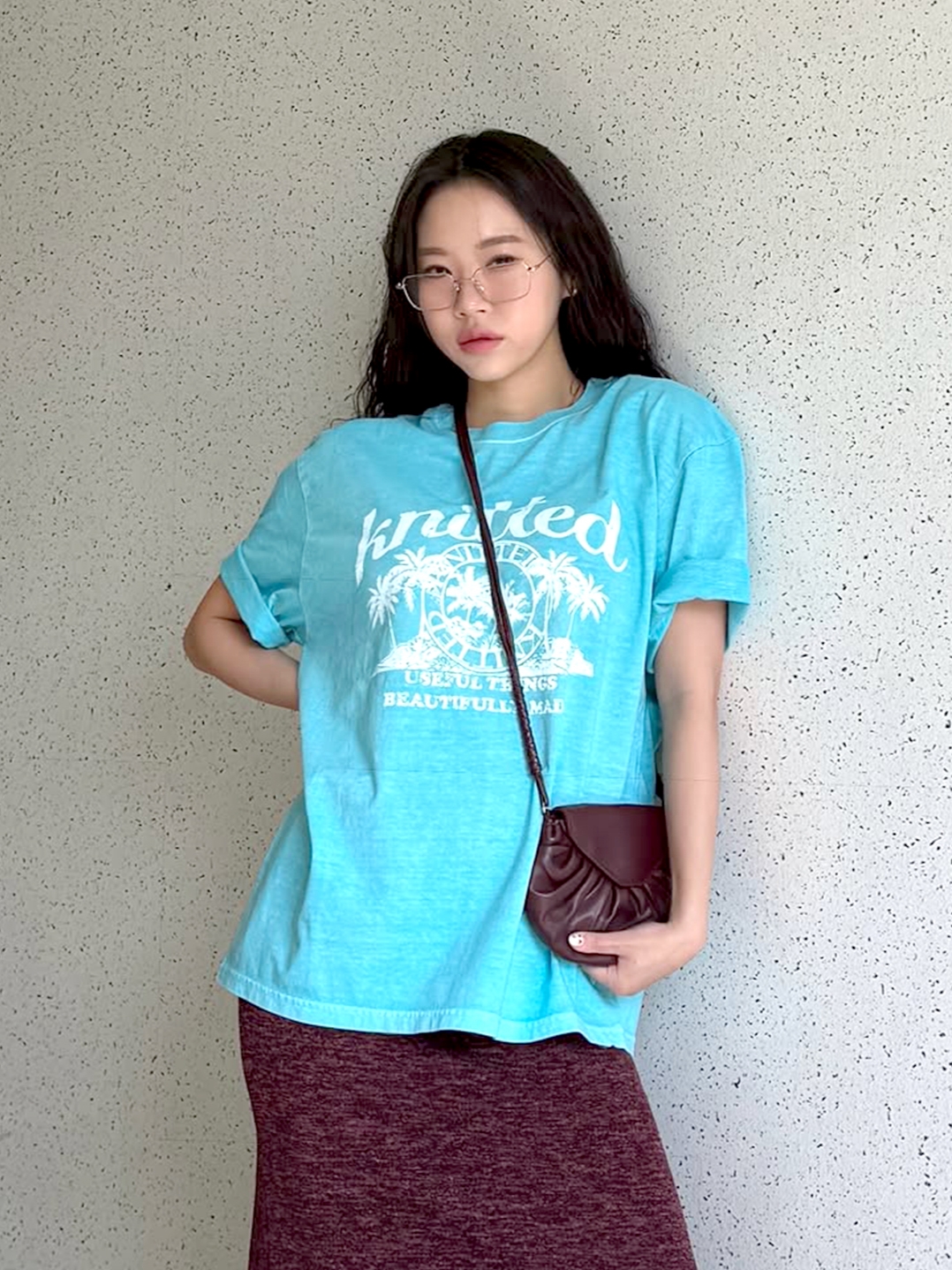Knitted Pigment Palm Tree Graphic T-Shirt Aqua 착용 스타일