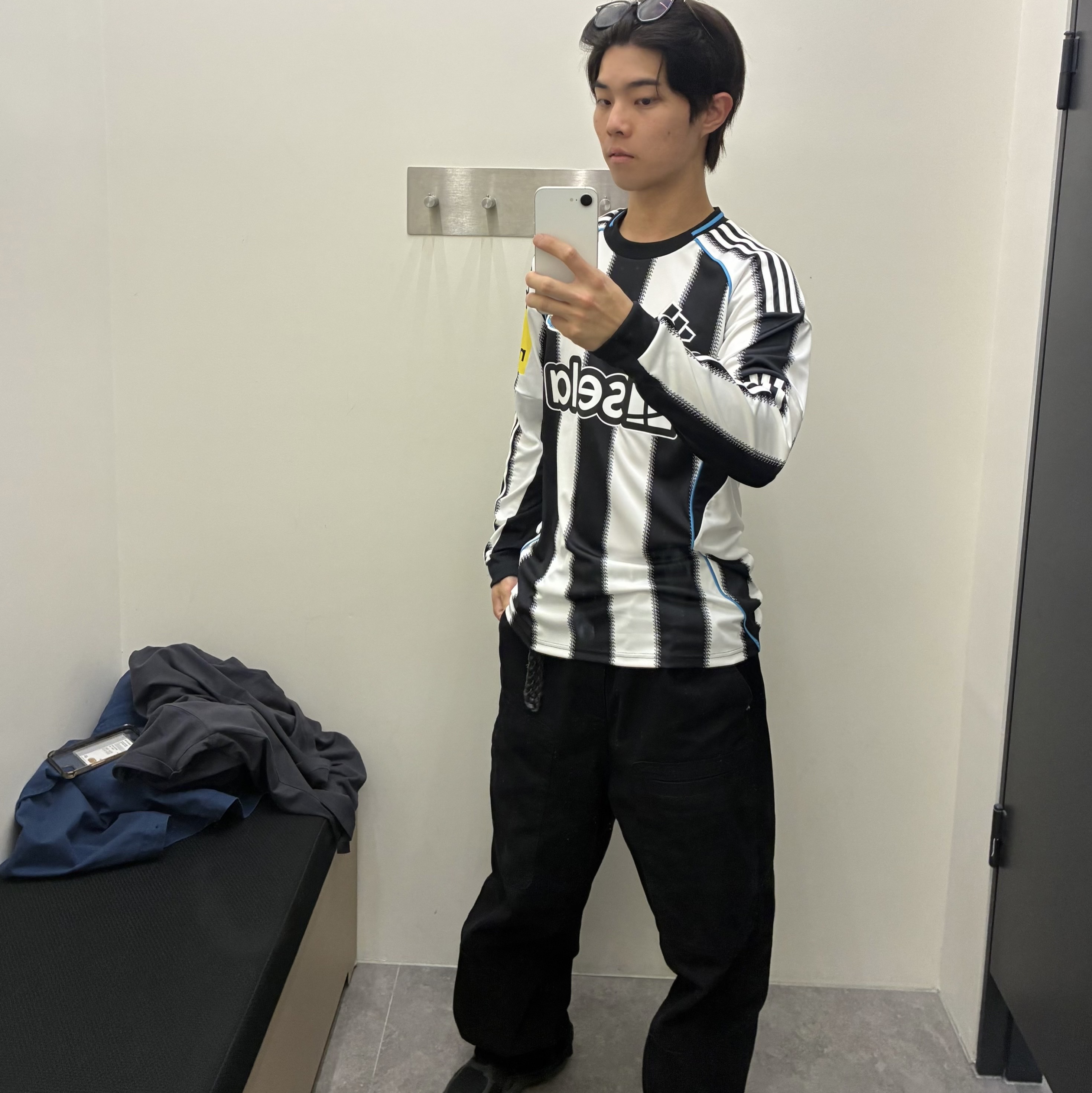 Adidas Newcastle United FC 2025/26 Home Long Sleeve Jersey Black White - KR Sizing (Non Marking Ver.), Asics x Sansan Gear Gel-Terrain Phantom Moon Mist 착용 스타일