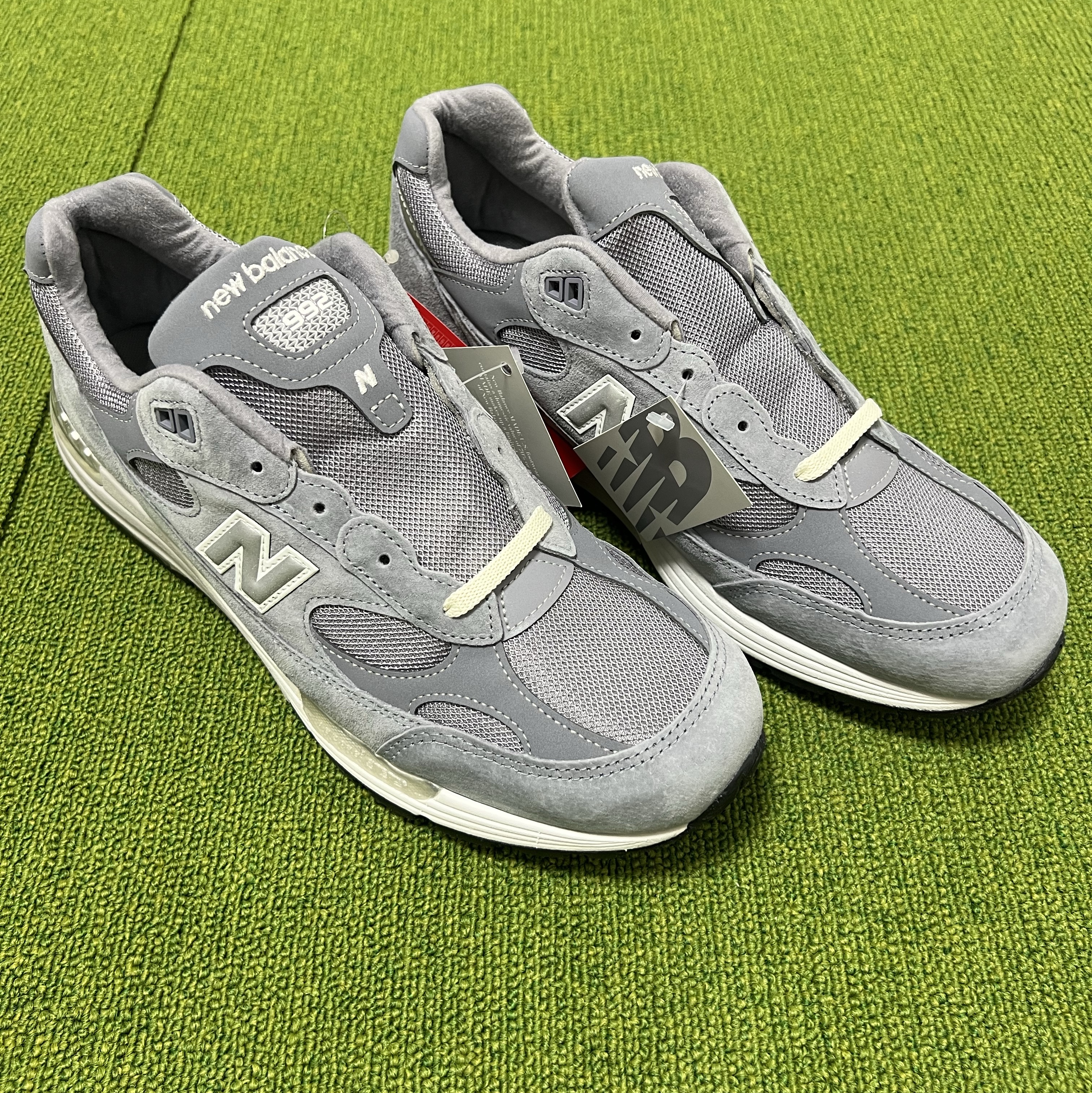New Balance x Kith 992 Made in USA Argon 착용 스타일 - 8