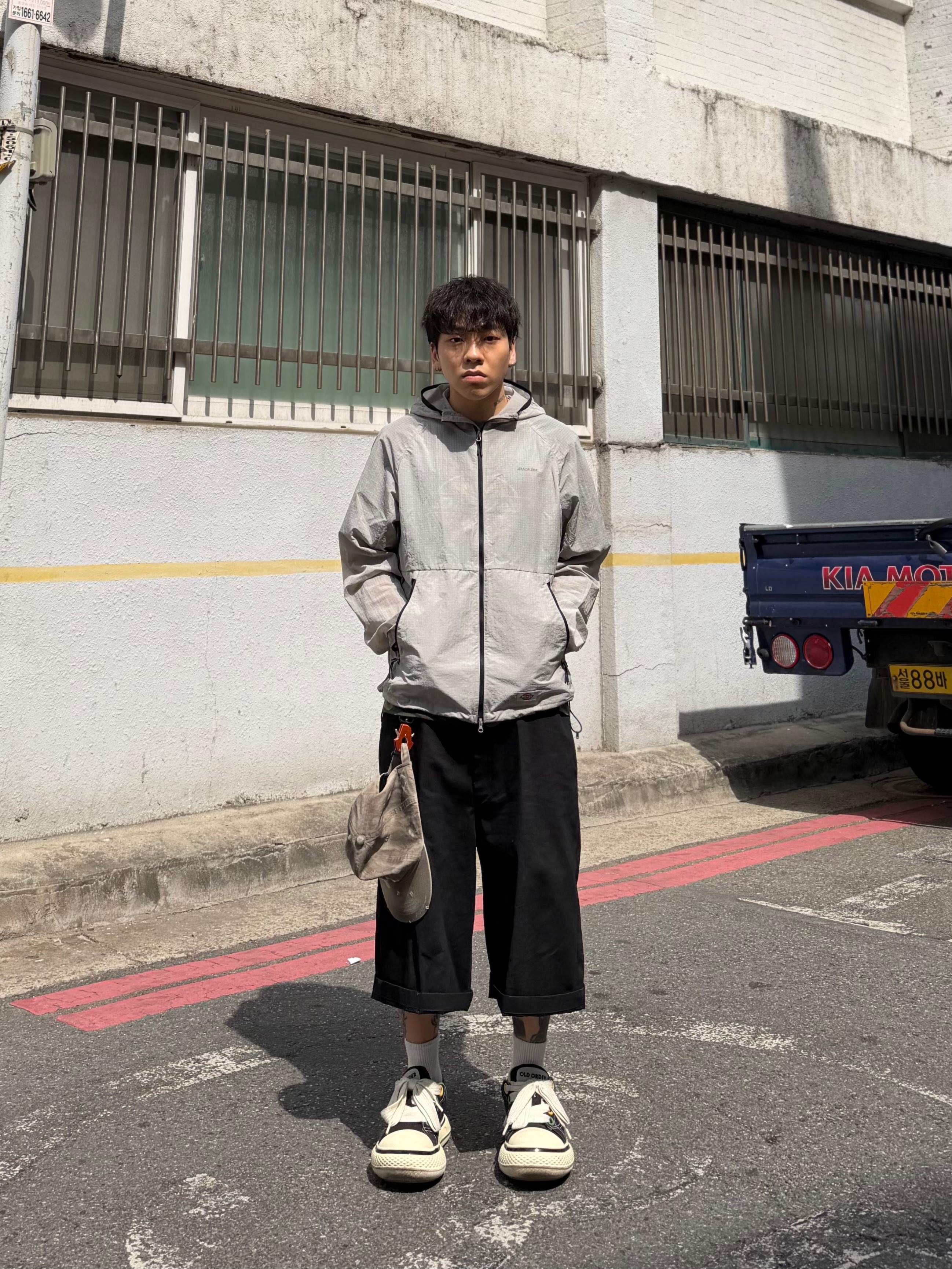 Anti Social Social Club x Dickies Work Shorts Black, Old Order Big Head Canvas Black 착용 스타일 - 1