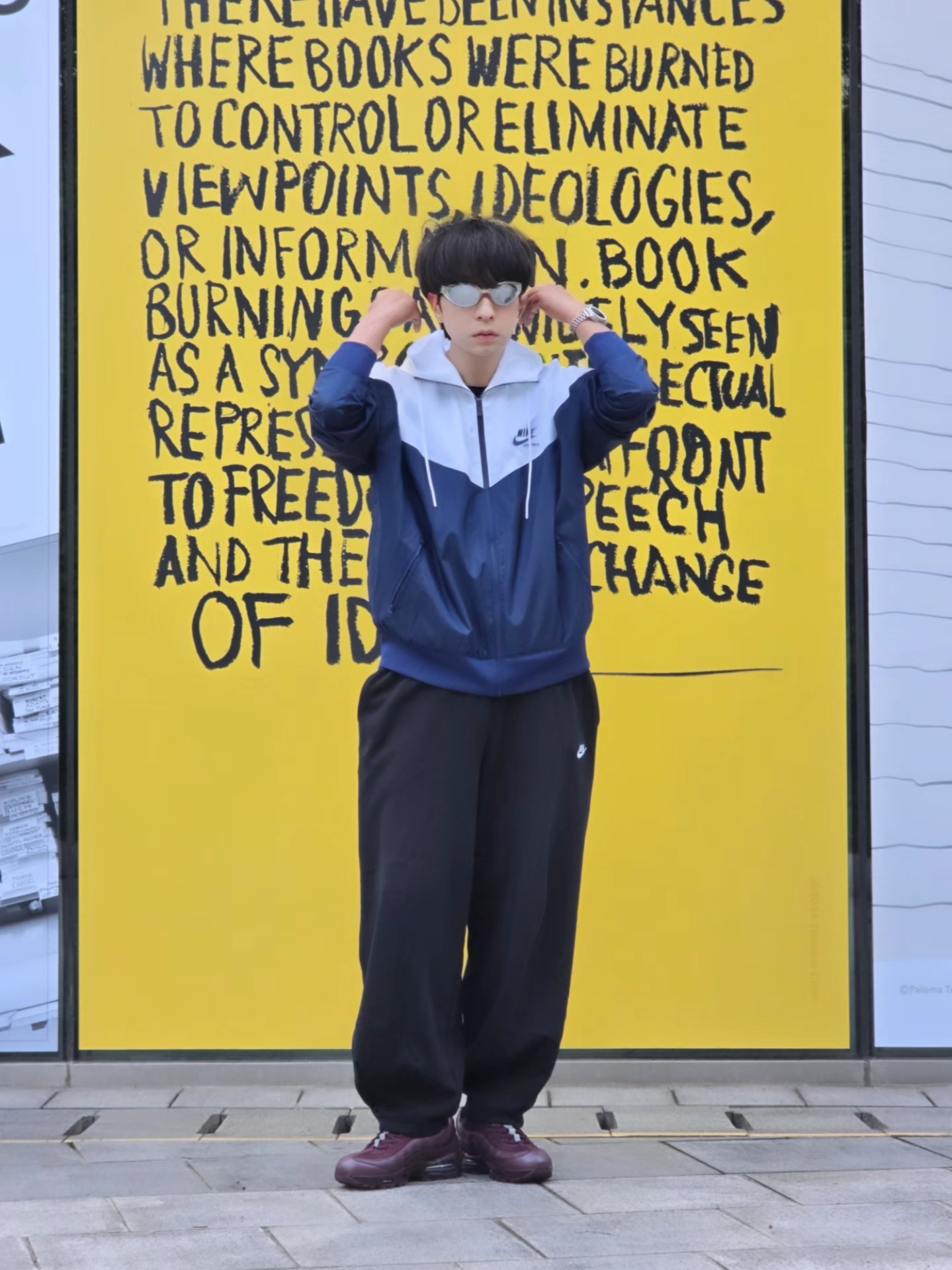 Nike Windrunner Woven Lined Jacket White Blue Void - Asia, Nike Club Fleece Oversized French Terry Pants Black White - Asia 착용 스타일 - 5