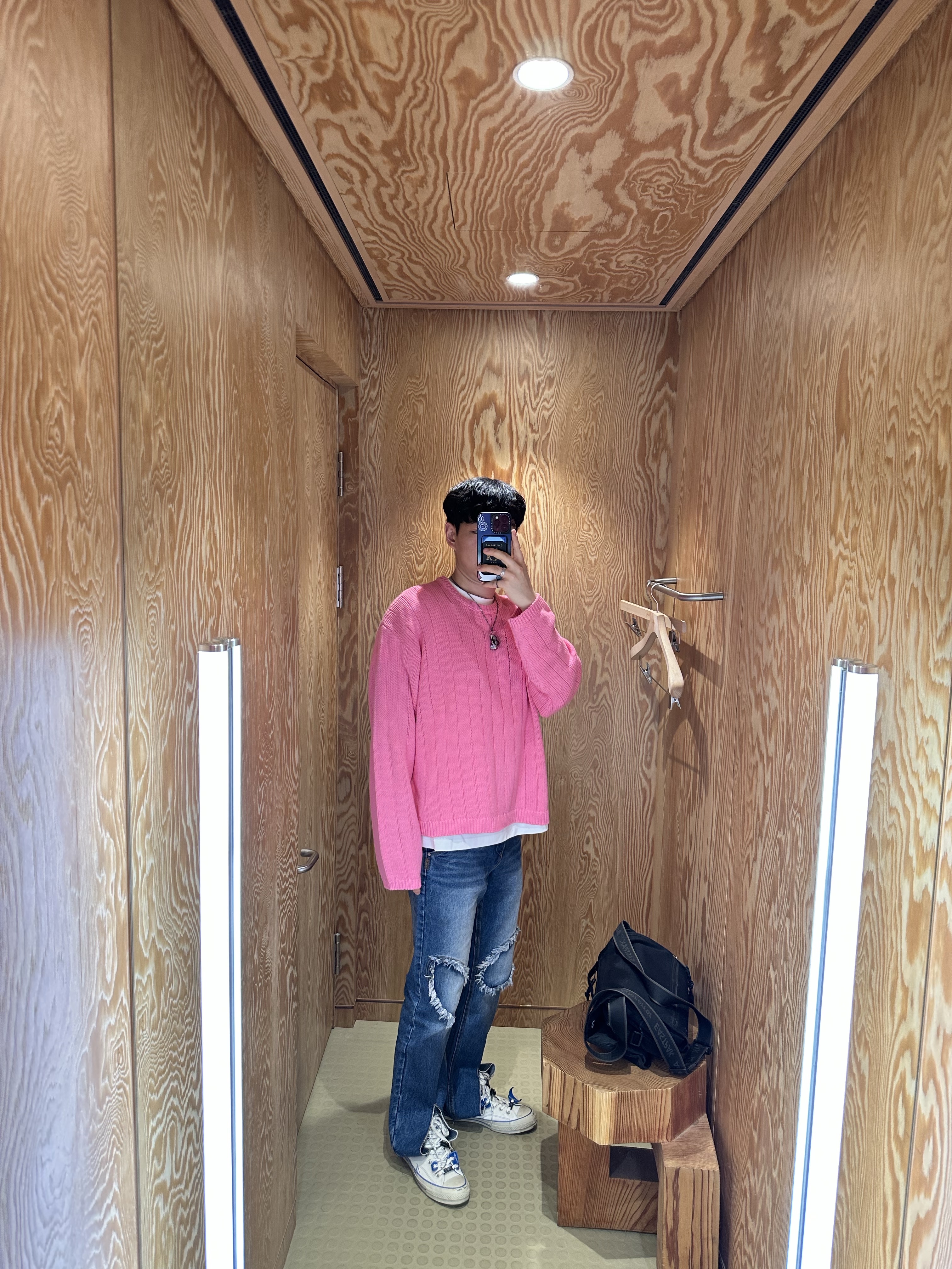 Stussy Buana Logo Sweater Pink 착용 스타일
