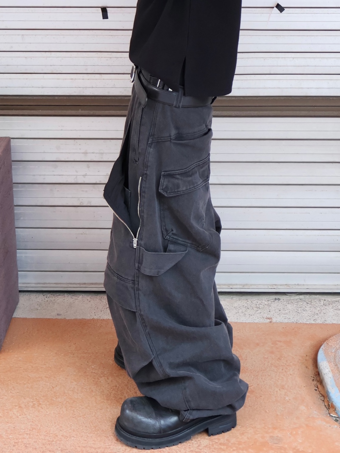 Kamien Ground Pants Washed Black, Kamien x MJD Bone Belt Black 착용 스타일