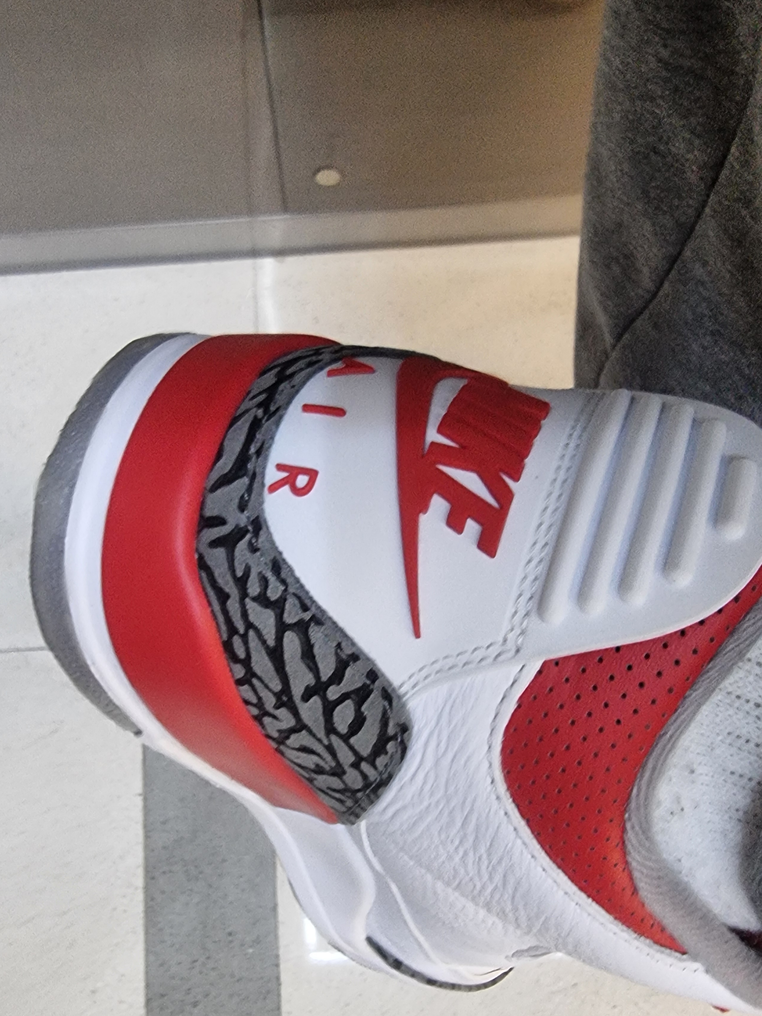 Jordan 3 Retro Fire Red 2022 착용 스타일 - 2