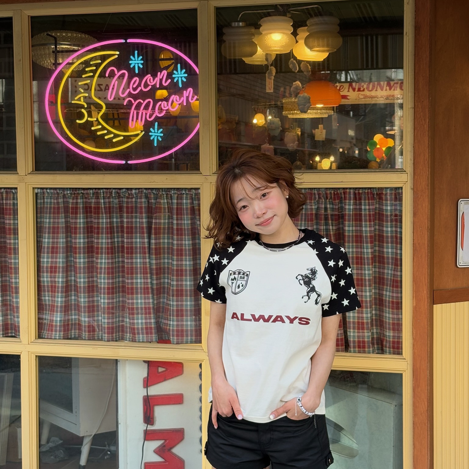 AMOU Always Star Reglan T-Shirts Black, AMOU Always Star Reglan T-Shirts Blue 착용 스타일 - 2