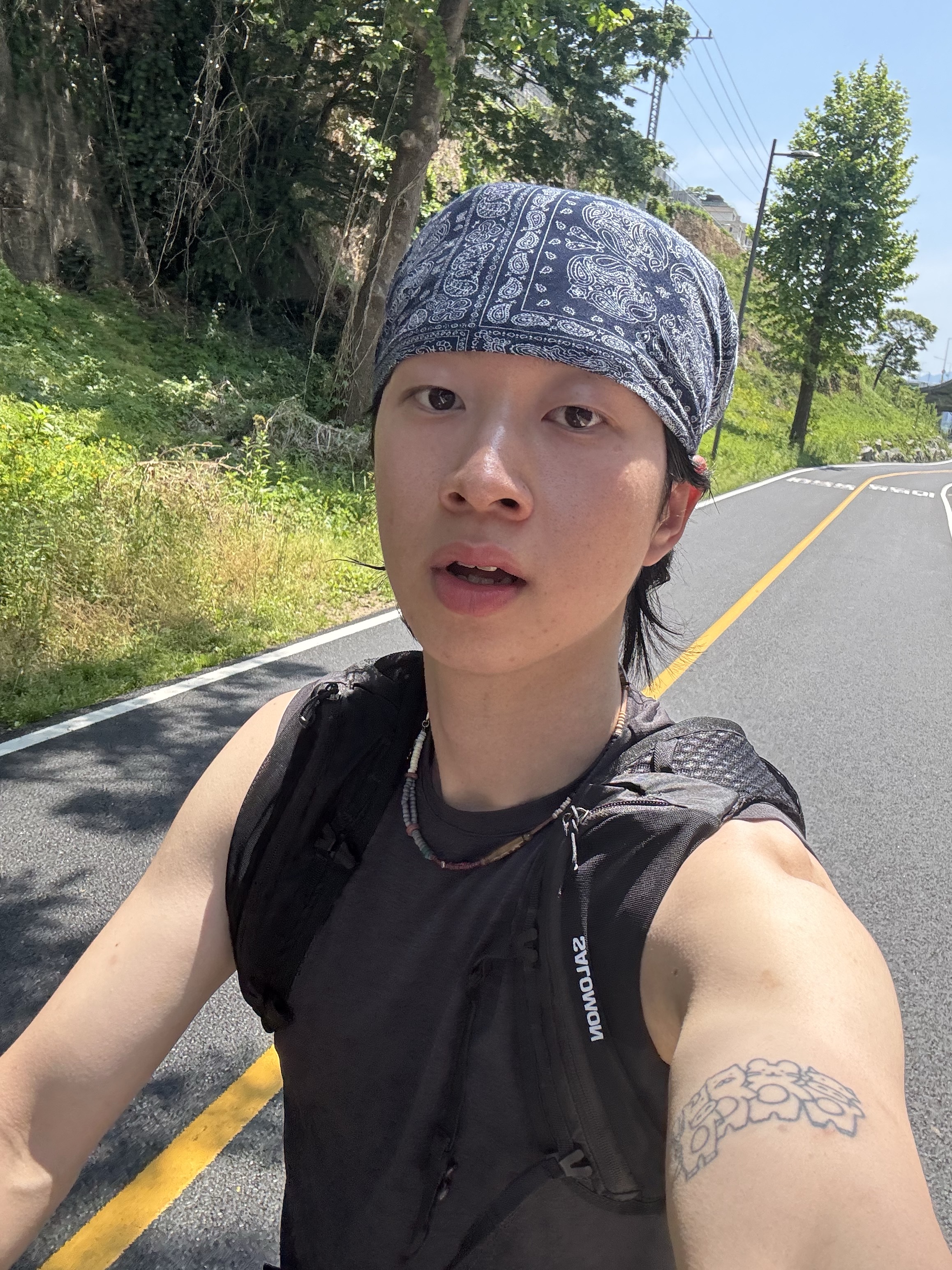 Salomon Trailblazer 10 Black 착용 스타일