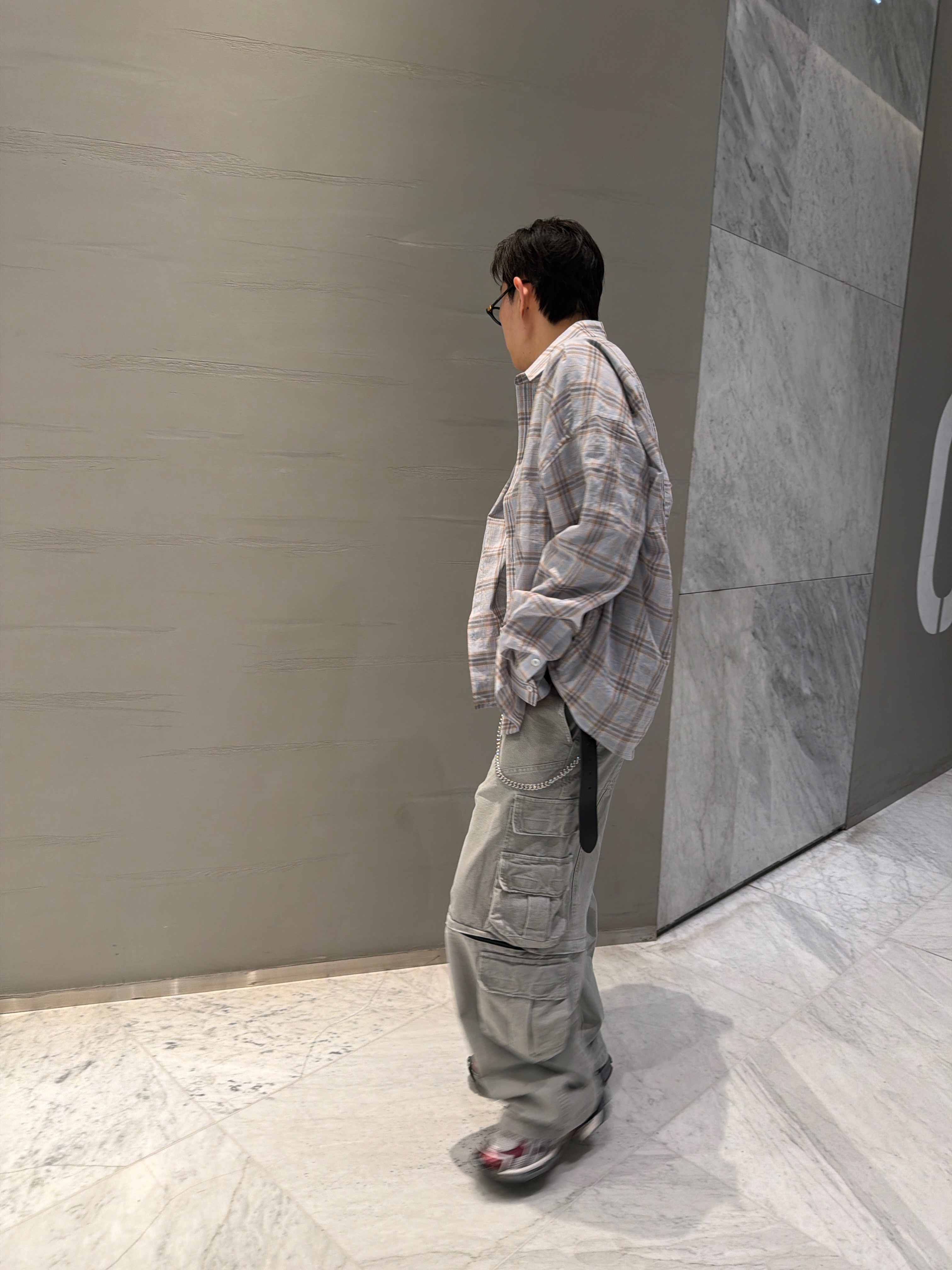 Nonnod Flexible Sheer Check Shirt Ash Gray, Undermycar Combat Utility Cargo Pants Misty Green 착용 스타일 - 10