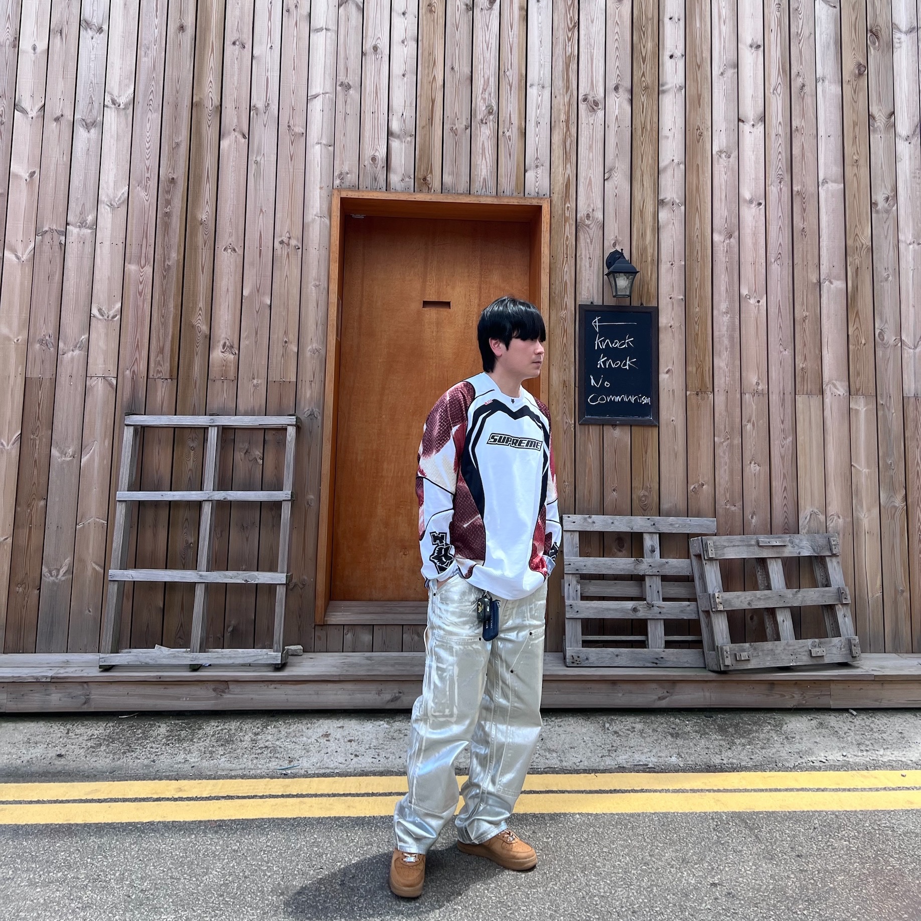 Supreme x Fox Racing Jersey White - 23FW, Supreme x MM6 Maison Margiela Foil Double Knee Painter Pant Natural - 24SS 착용 스타일 - 1
