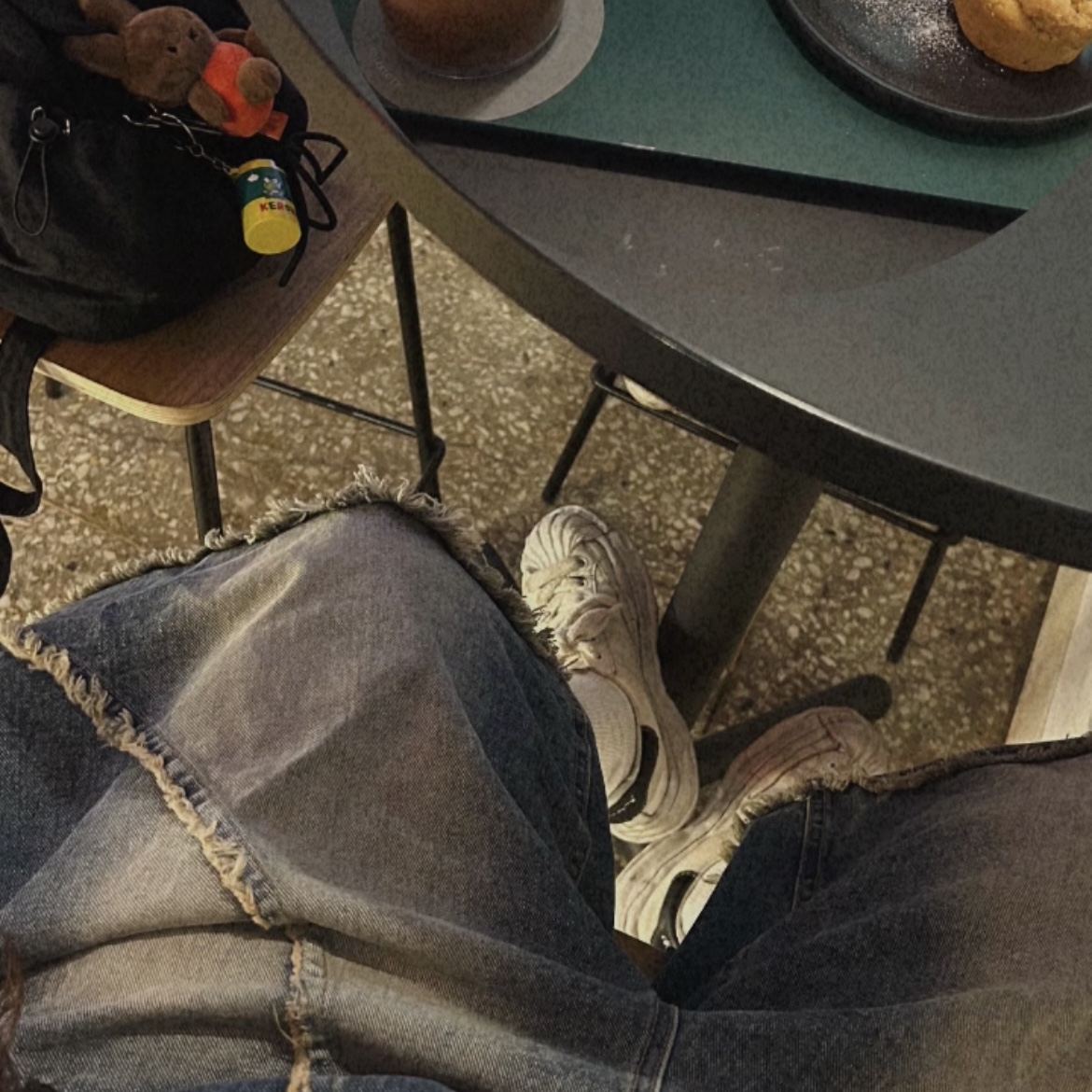 Maison Mihara Yasuhiro Blakey OG Sole Leather Low-top Sneakers White 착용 스타일