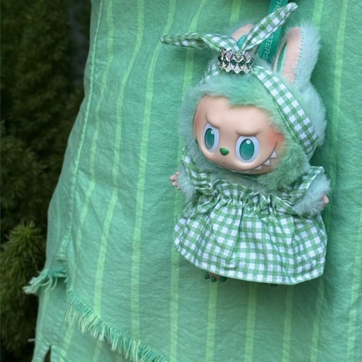 Pop Mart Labubu The Monsters Highlight Series Serenity Keyring (Opened Case) 착용 스타일