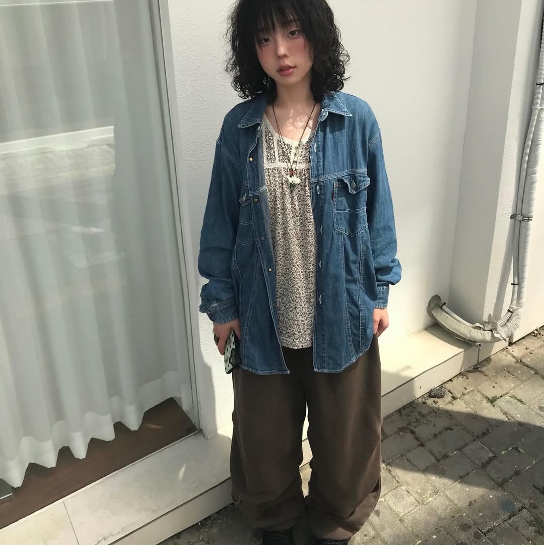 MAINBOOTH Nomad Sweat Pants BROWN 착용 스타일 - 2