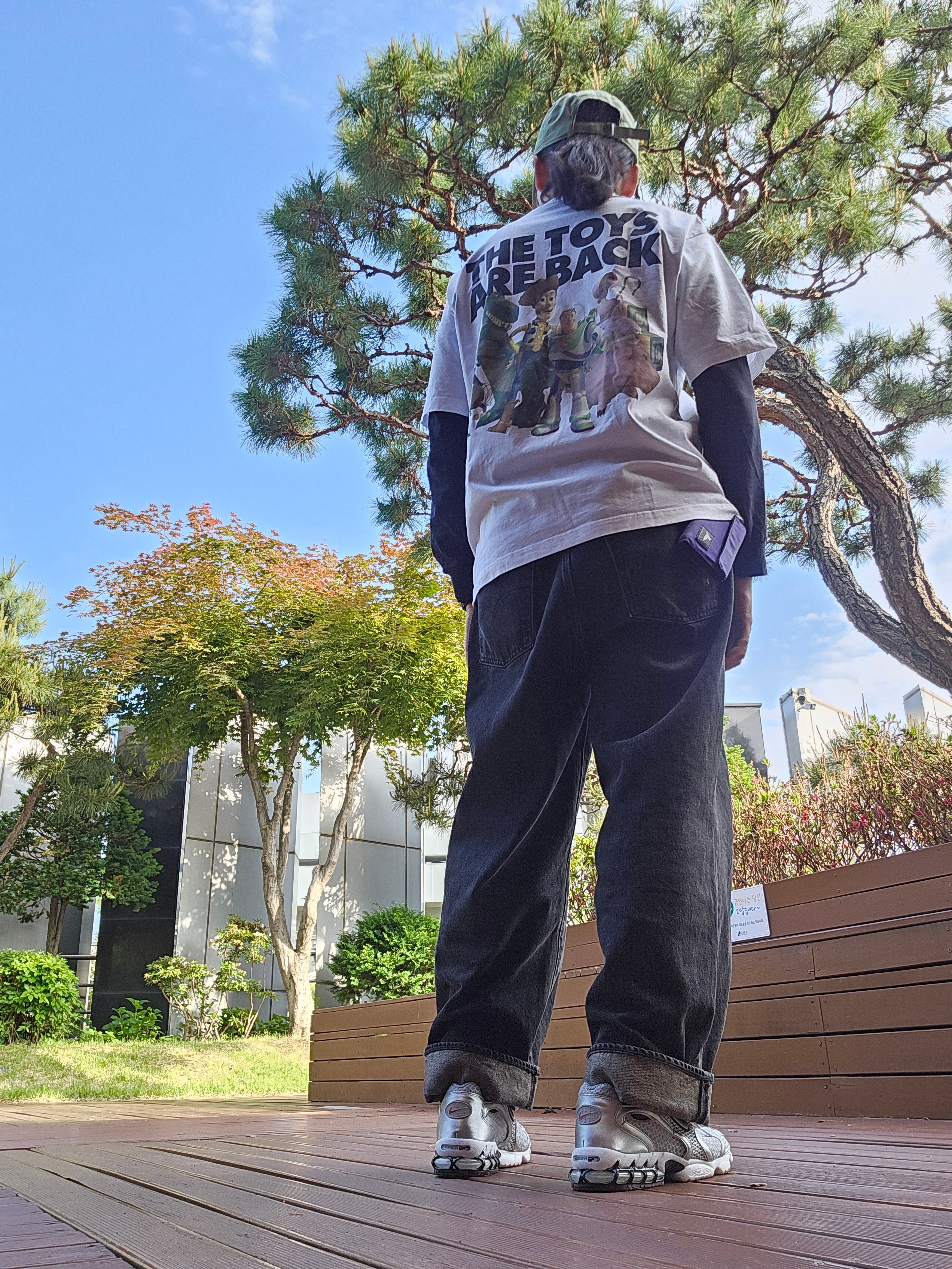 Uniqlo UT x Toy Story 30th Anniversary Graphic T-Shirt D White - KR, Nike Air Zoom Spiridon Cage 2 Metallic Silver 착용 스타일 - 1