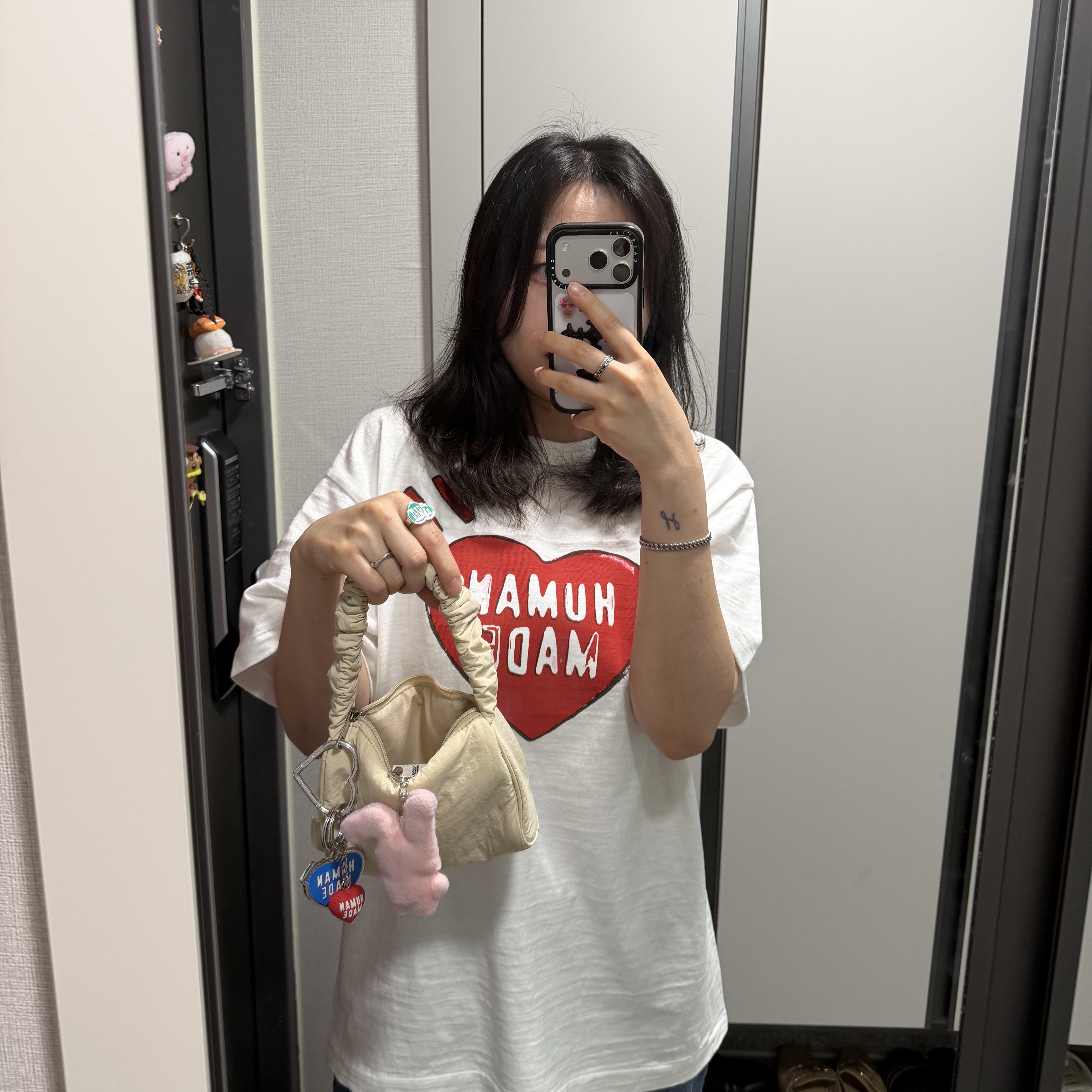 Human Made Graphic T-Shirt White, Human Made Heart Rubber Key Chain Red 착용 스타일 - 3