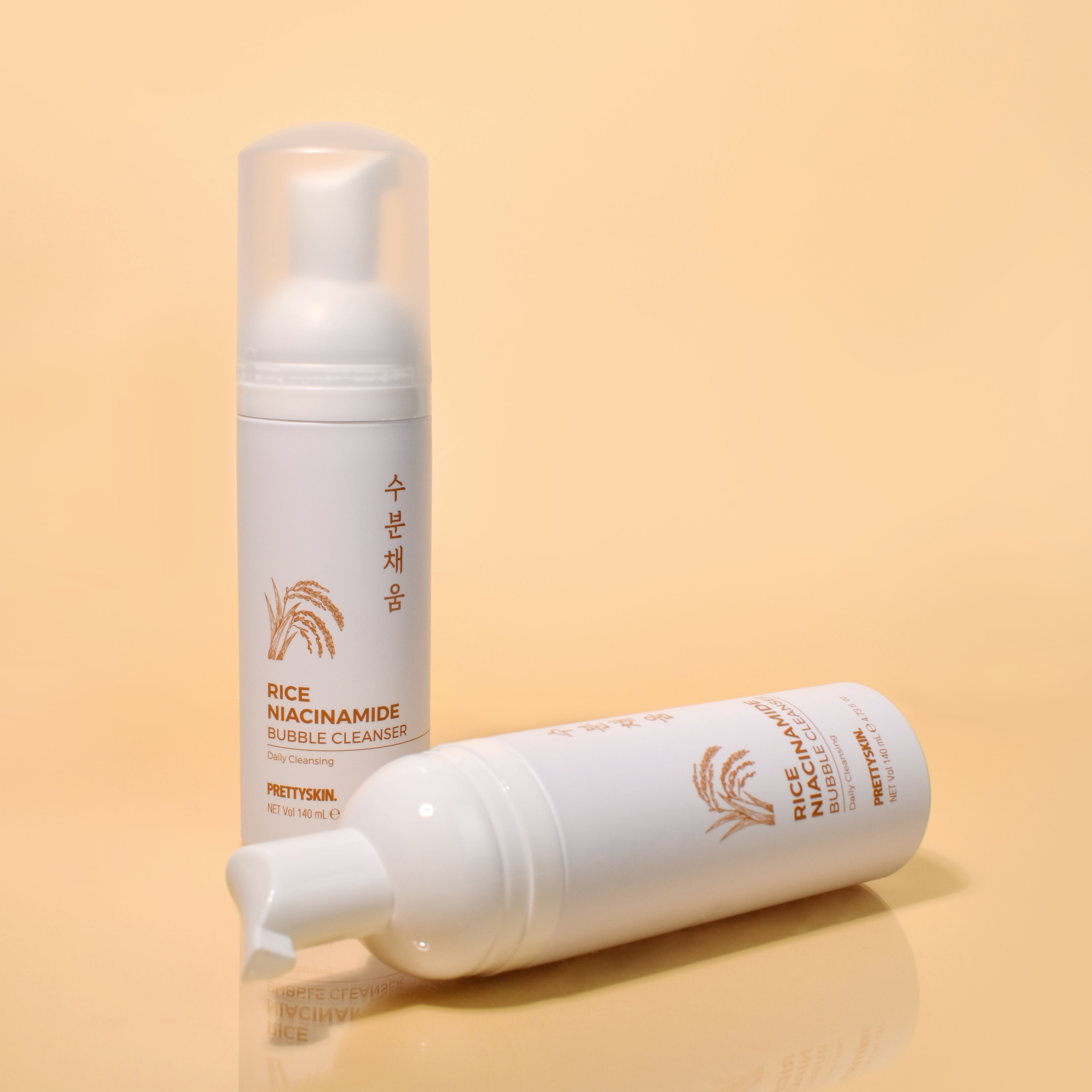 PRETTYSKIN RICE NIACINAMIDE BUBBLE CLEANSER 착용 스타일 - 2