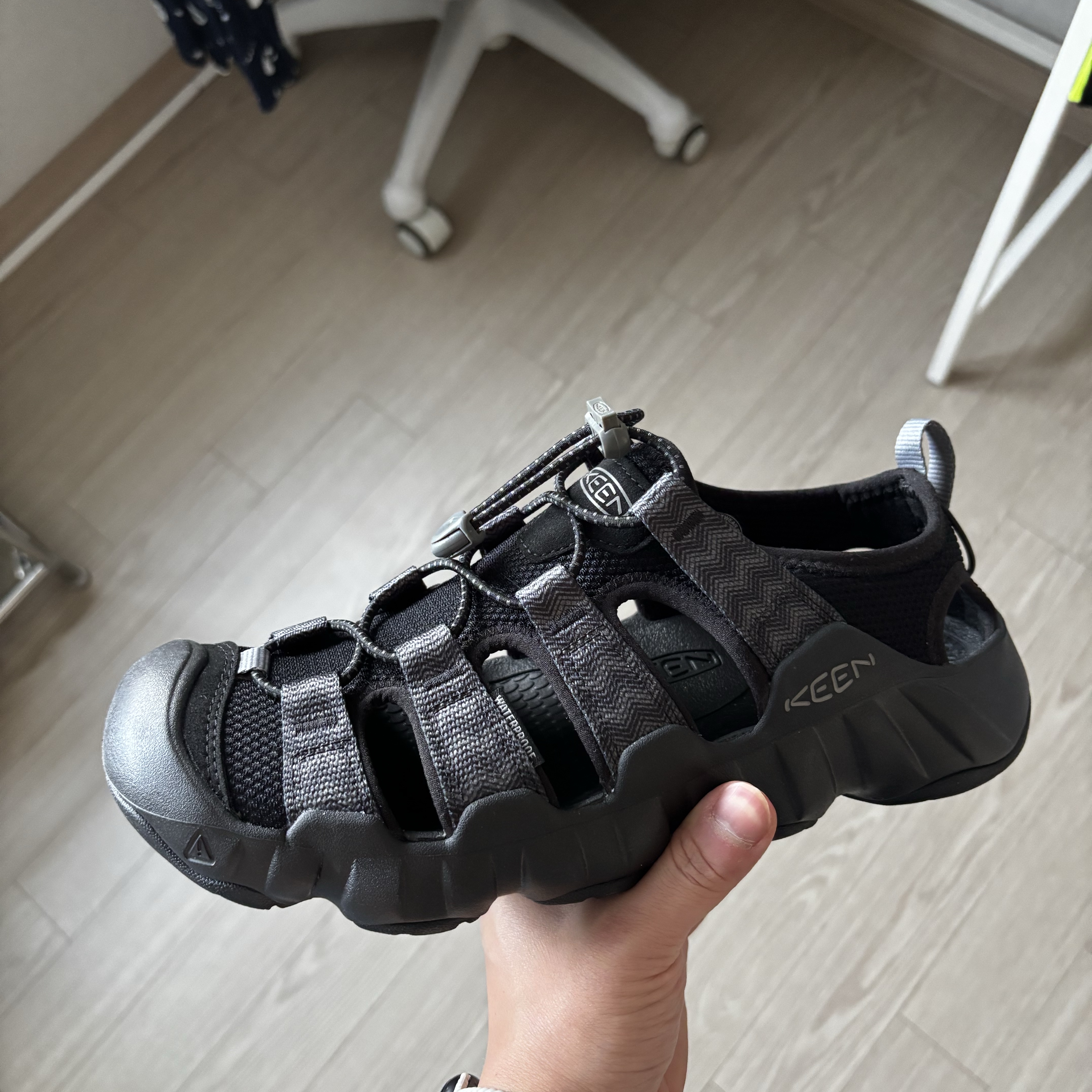 Keen Hyperport H2 Sandal Black Steel Grey 착용 스타일
