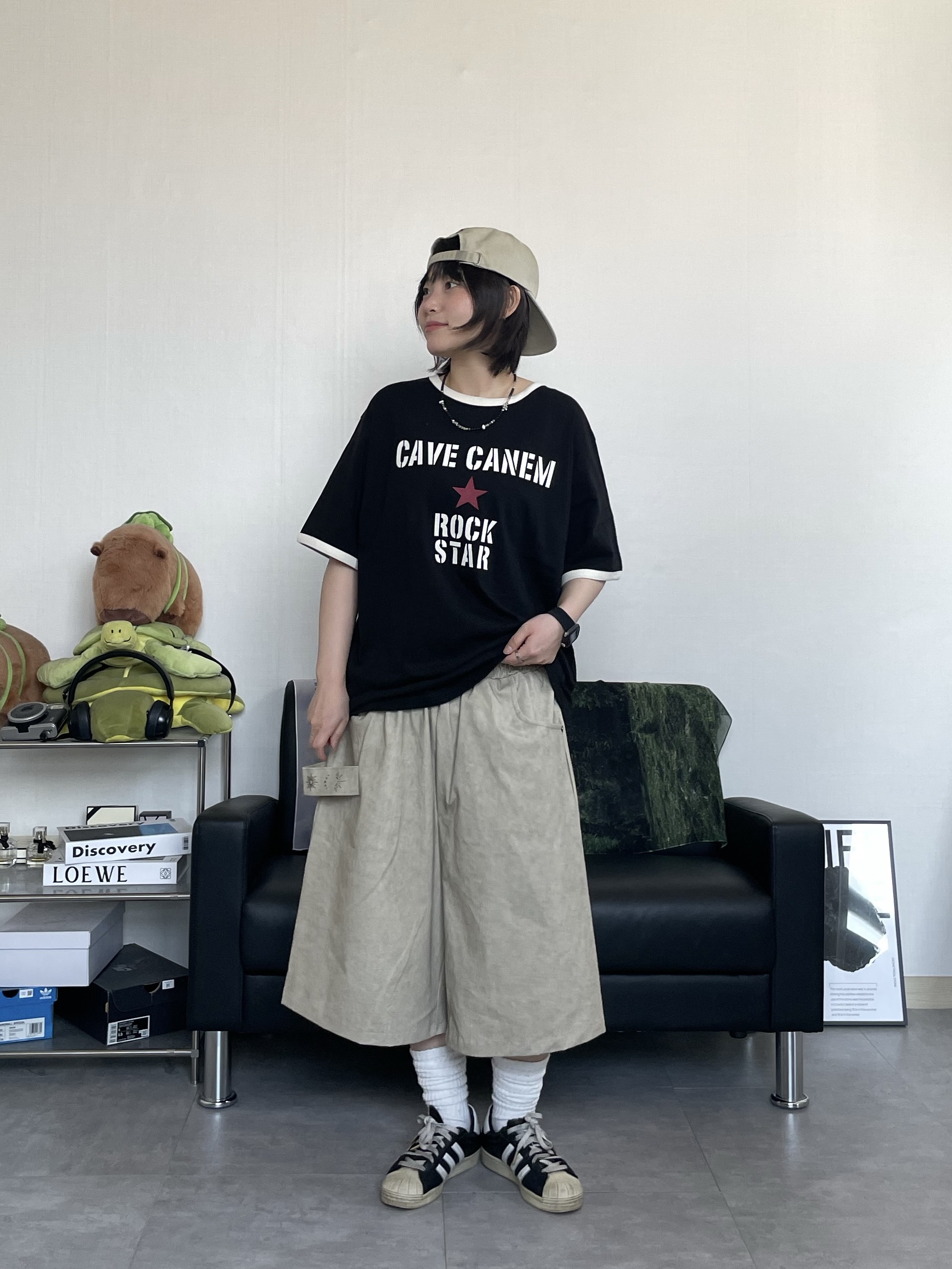 Hello Sunrise H Logo Cotton Relaxed Fit 6Panel Cap Beige 착용 스타일 - 4