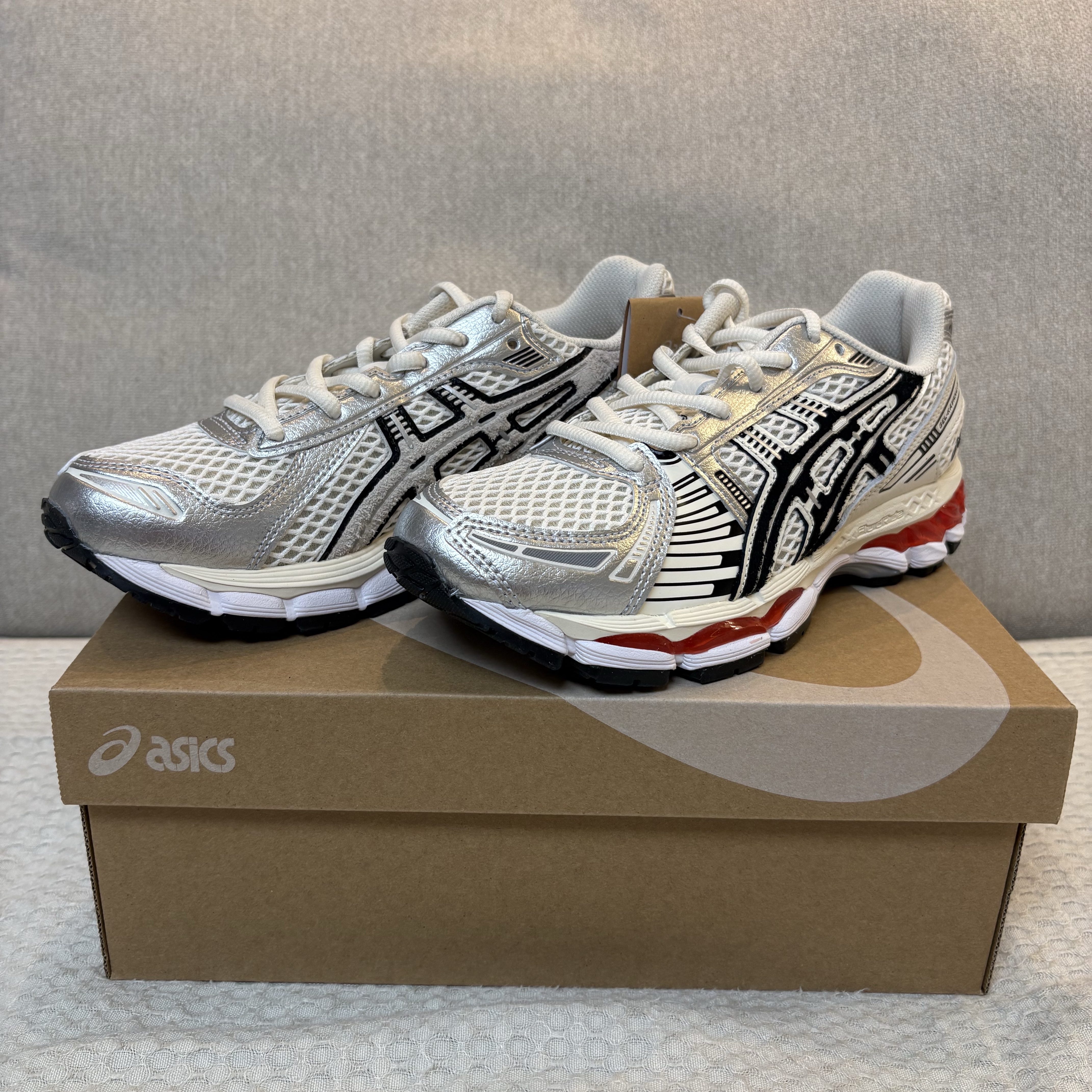 Asics x Lapstone & Hammer Gel-Kayano 12.1 White Metallic Silver 착용 스타일 - 1