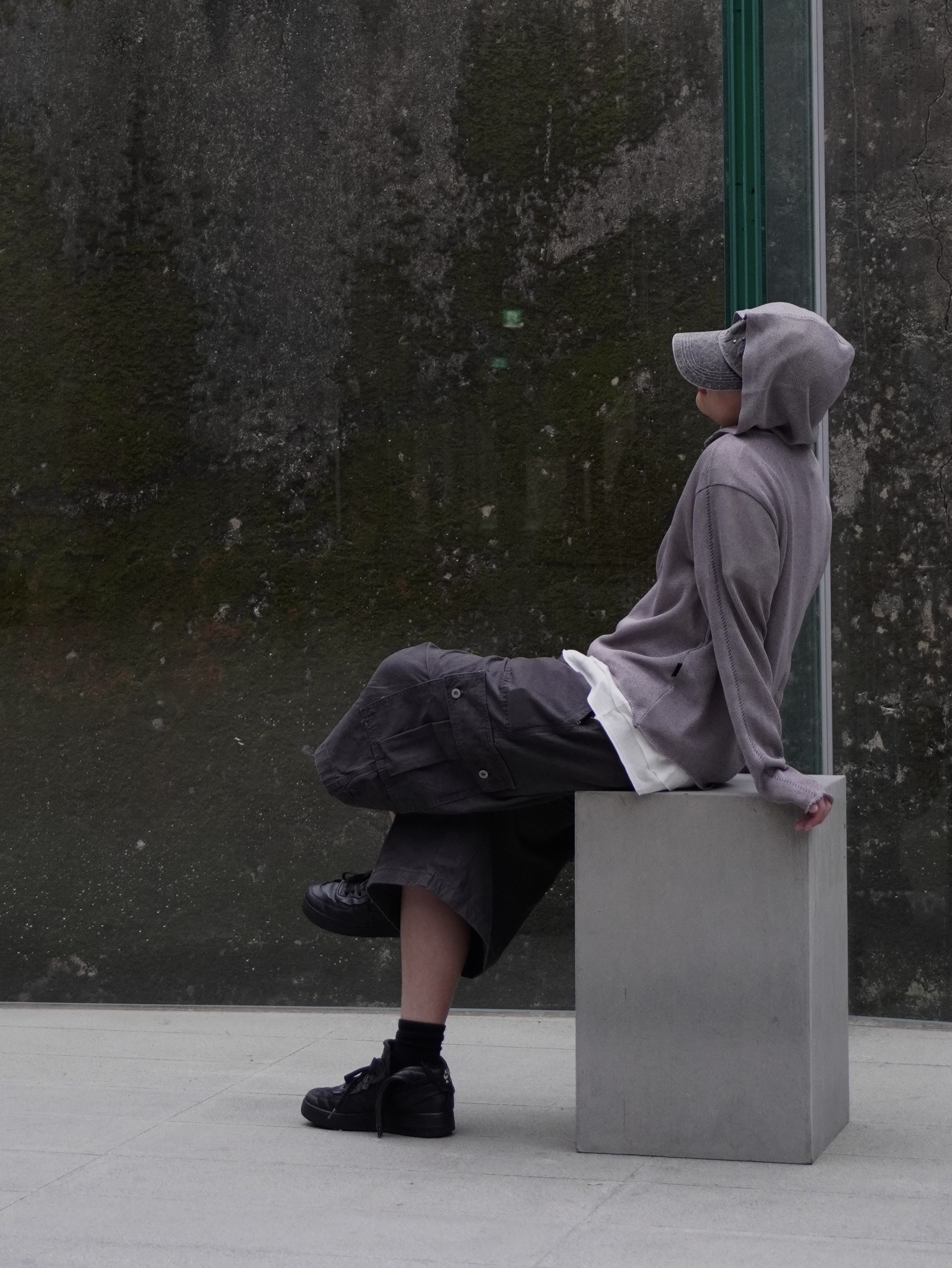 Mea Summer Haze Layered T-Shirt White, Mea Unbalanced Stitch Knit Hoodie Taupe 착용 스타일 - 5