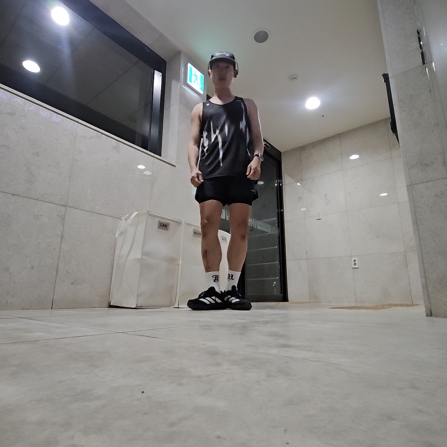 REACTIFY Race Pulse Tank Black 착용 스타일 - 1