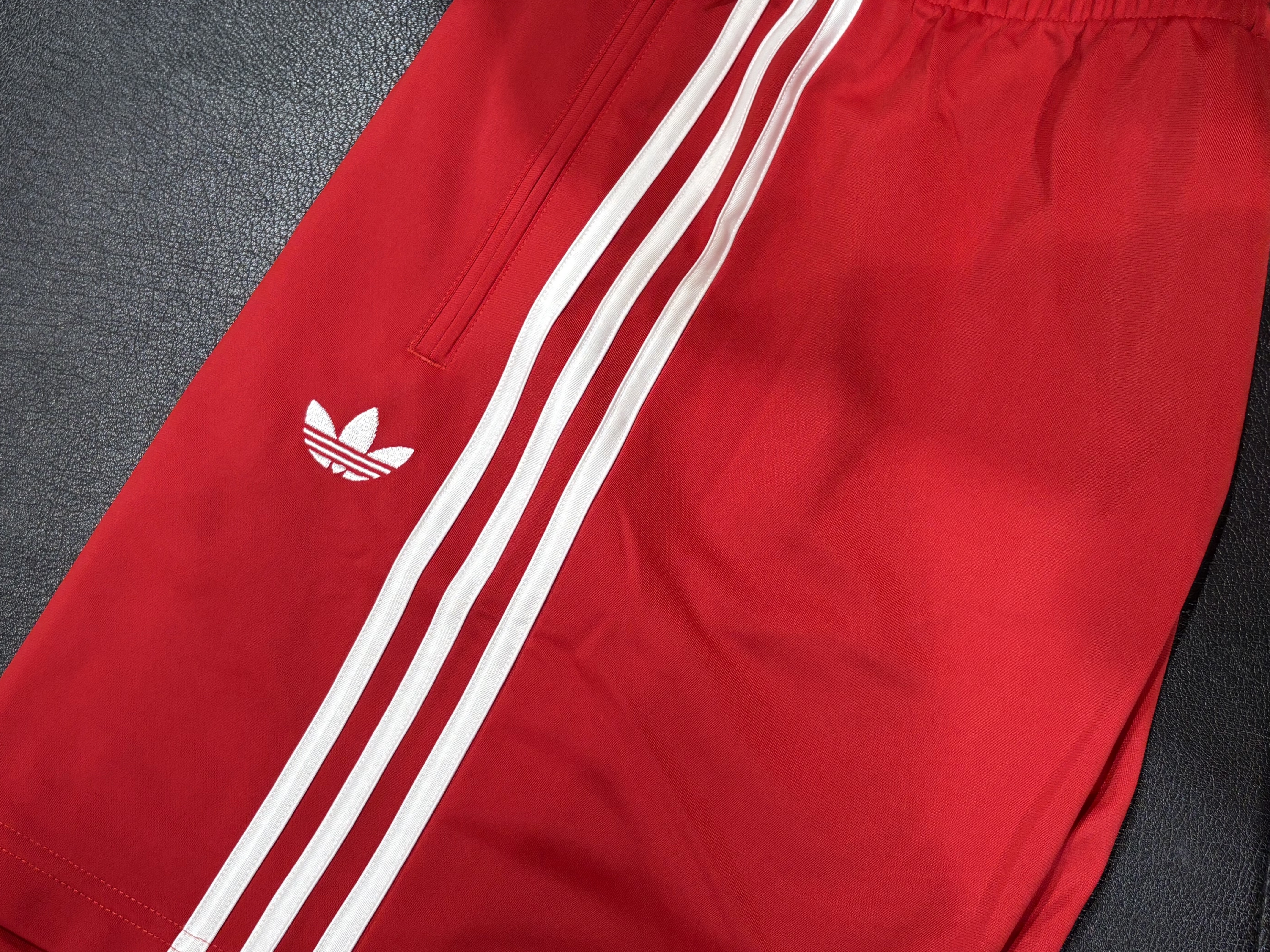 (W) Adidas Firebird Shorts Better Scarlet White - KR Sizing 착용 스타일