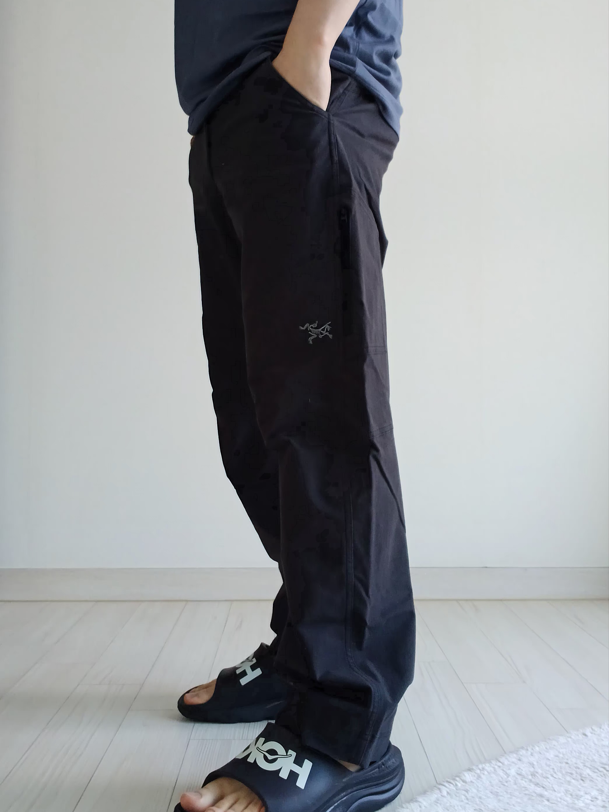 Arc'teryx Small Bird Cap Black, Arc'teryx Cronin Cotton Pants Black 착용 스타일 - 3