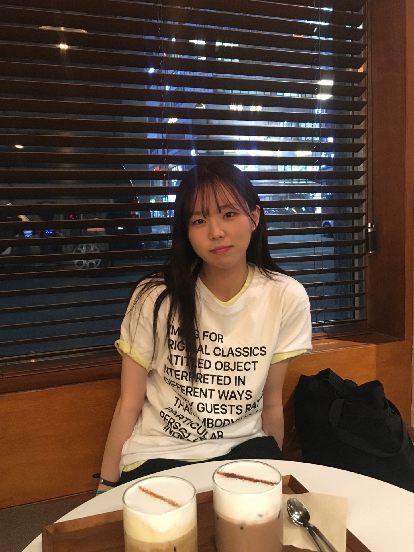 MILLO WOMEN Lettering Archive T-shirts White 착용 스타일 - 2