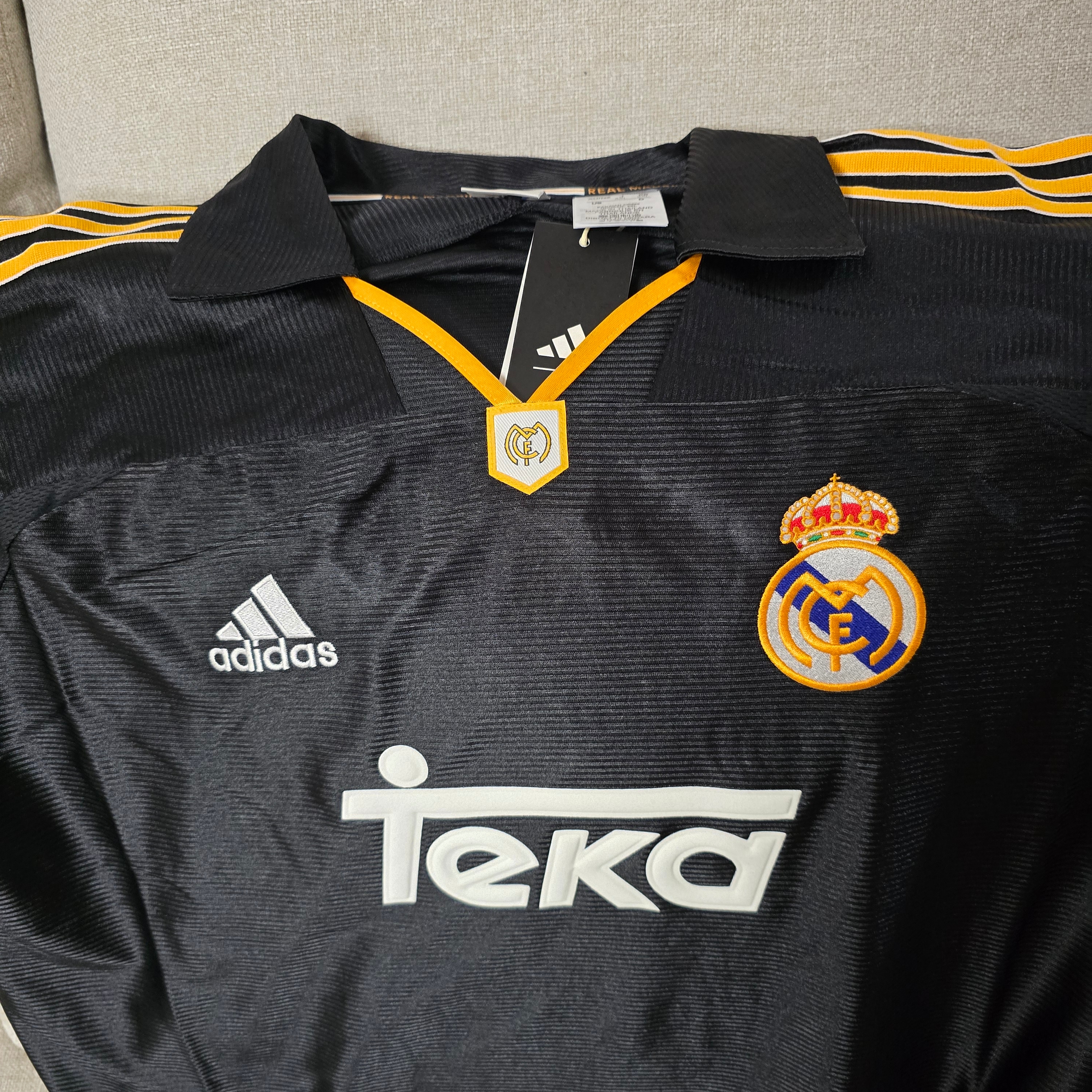 Adidas Real Madrid 99/00 Away Jersey Black - KR Sizing (Non Marking Ver.) 착용 스타일