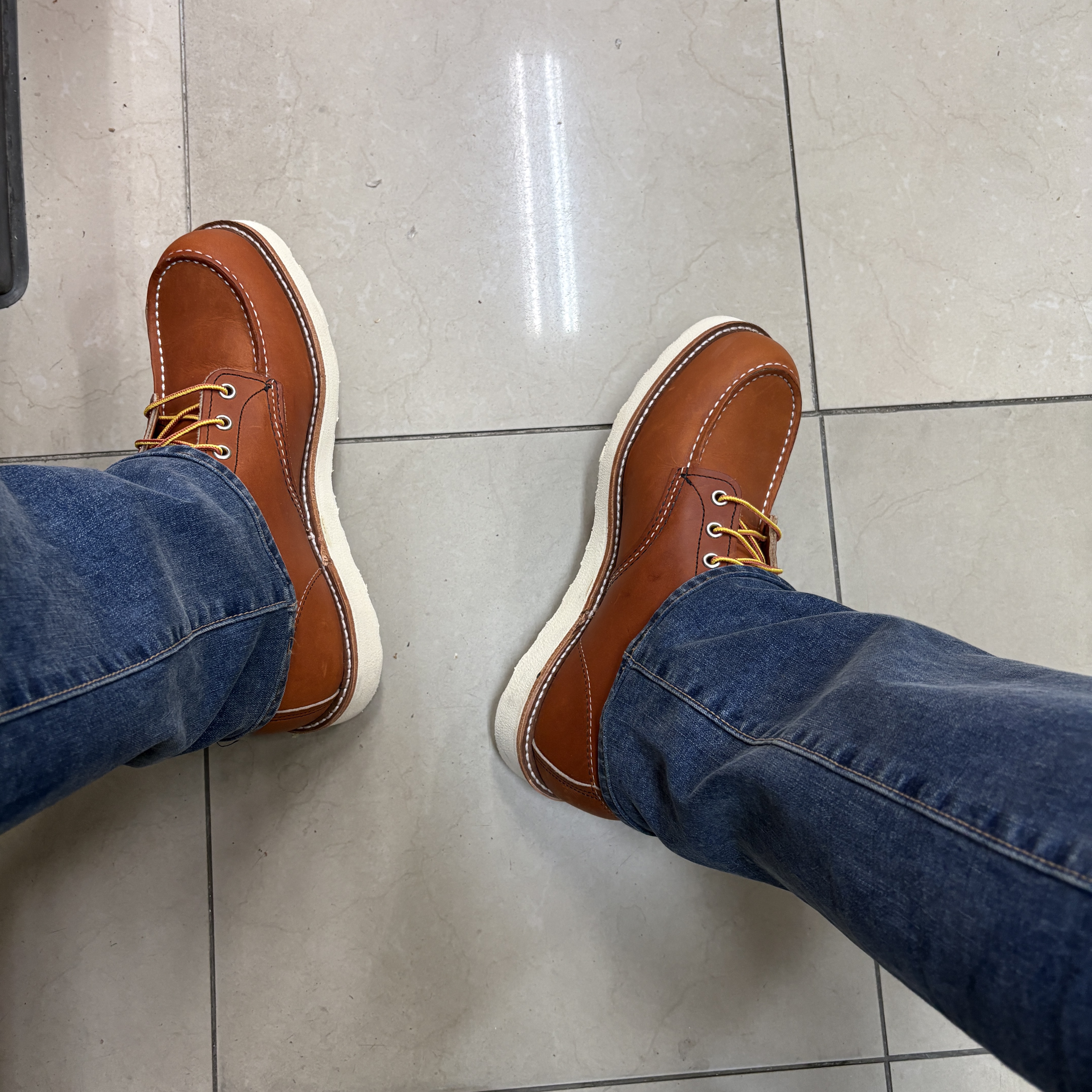 Red Wing 6 Inch Classic Moc Toe 875 Oro Legacy - D 착용 스타일
