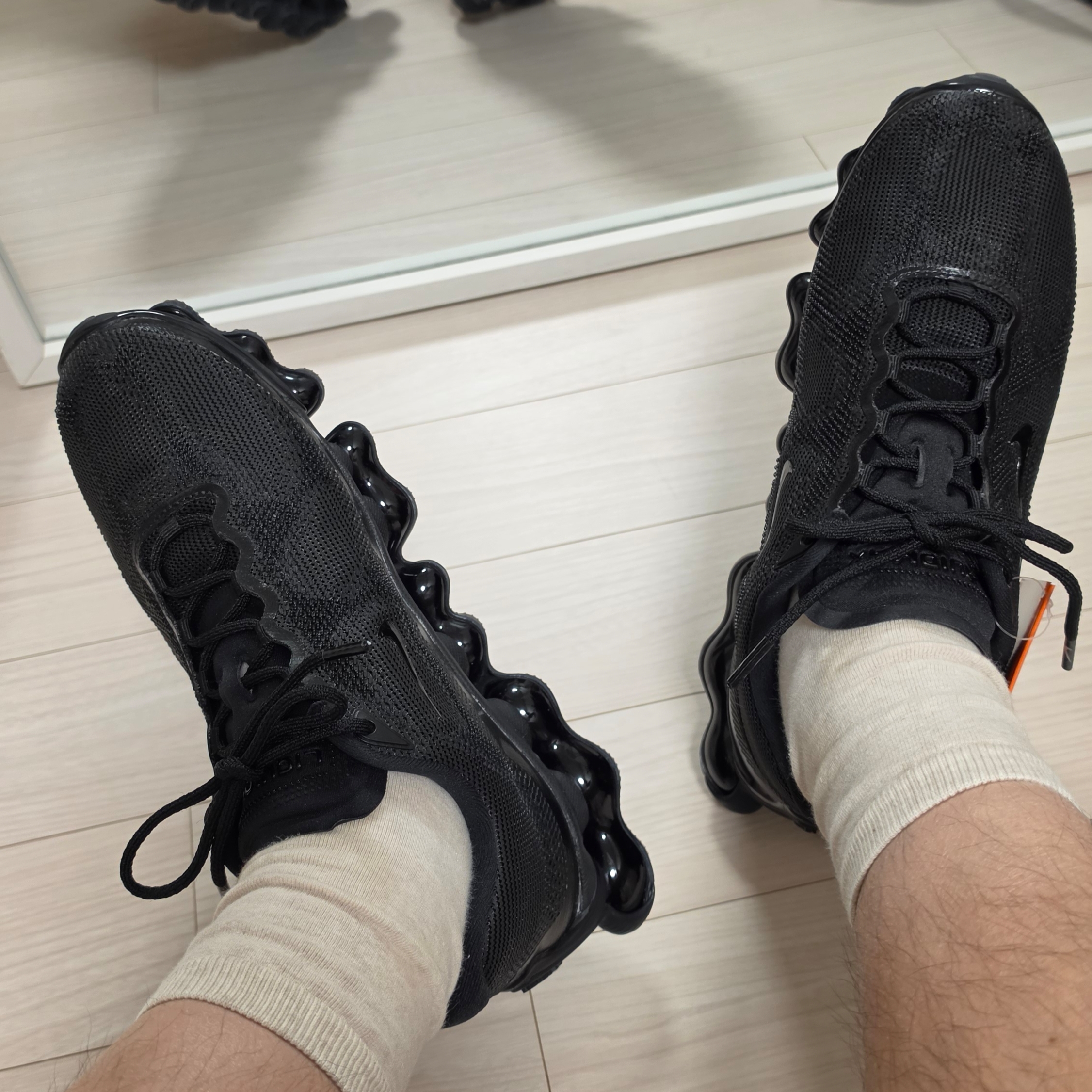 Nike Air Liquid Max Black 착용 스타일 - 2