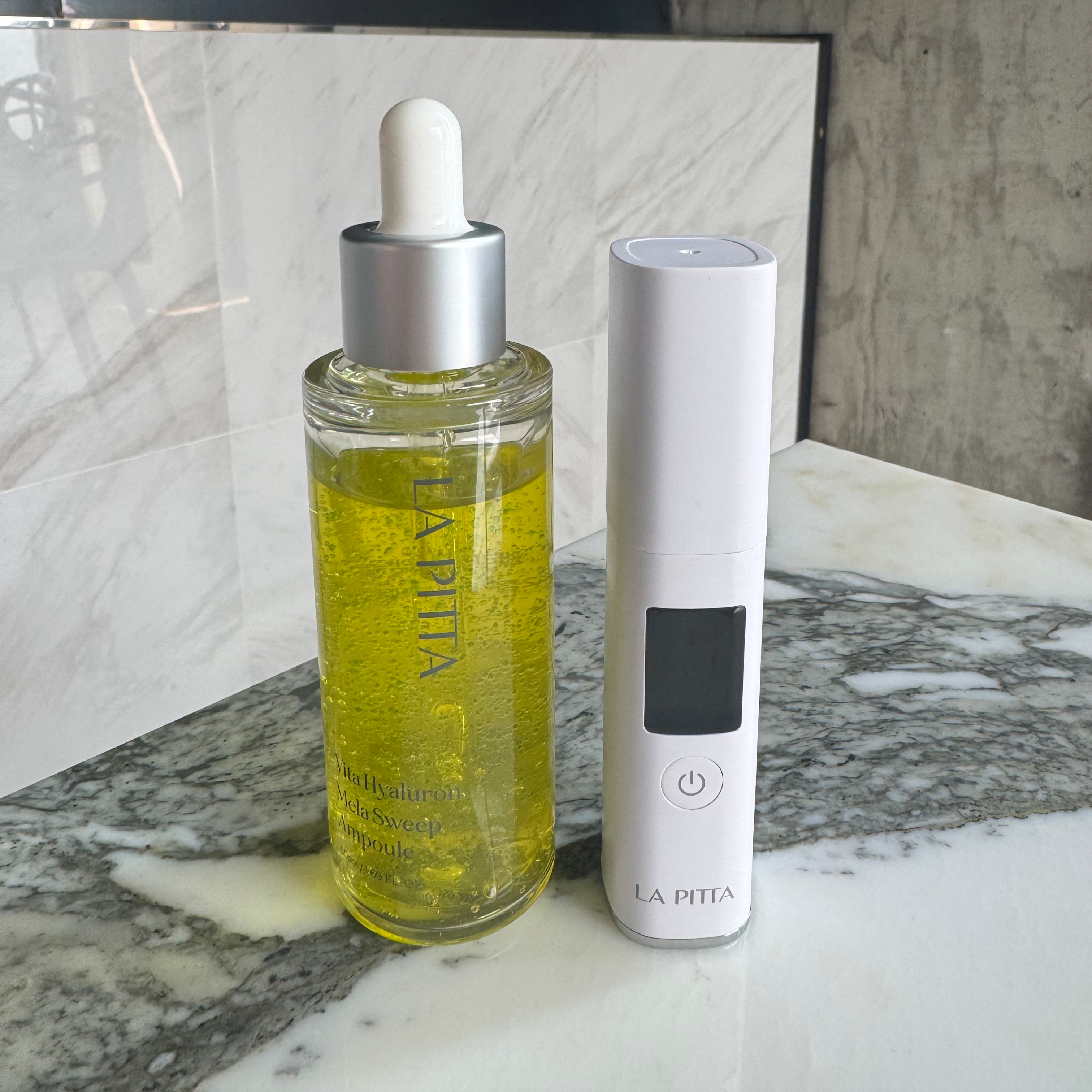 LAPITTA INTENSIVE Galvanic Power Booster, LA PITTA Vita Hyaluron Mela Sweep Ampoule 착용 스타일