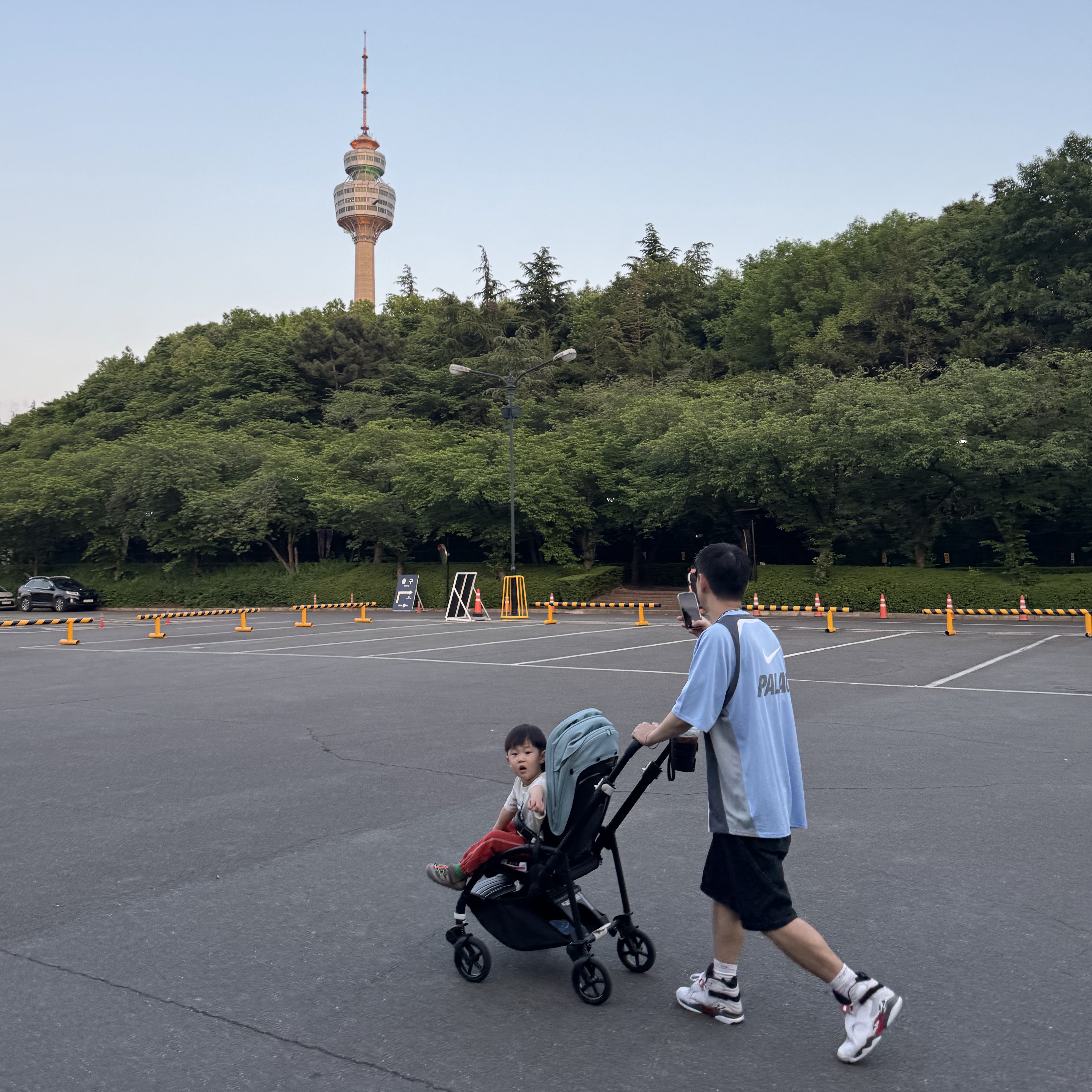 Palace x Nike Jersey Sky Blue - 26SS, Jordan 8 Retro Bugs Bunny 2025 착용 스타일 - 4