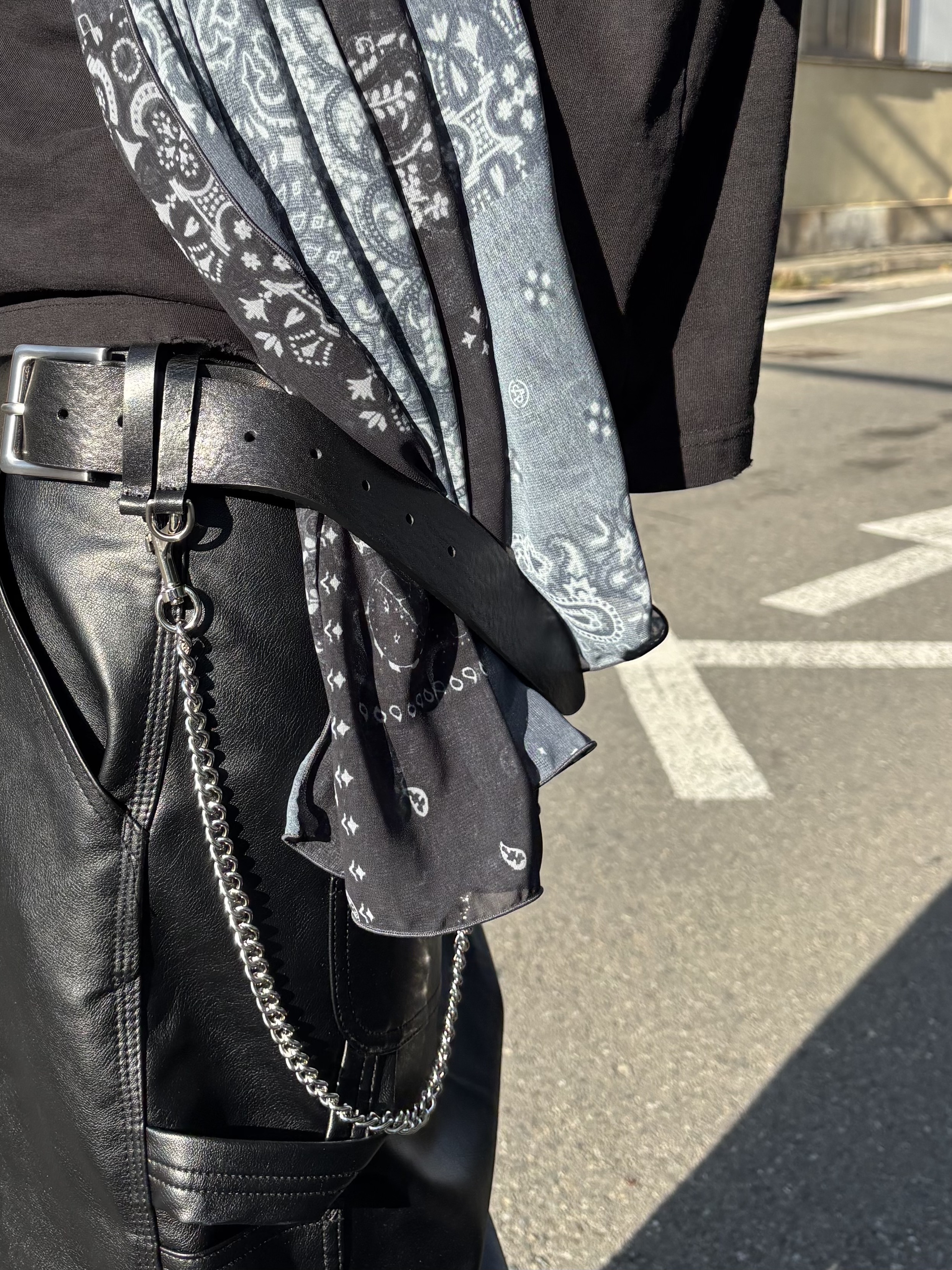 Rick Owens Mega Bumper Sneakers Black Milk, Wapworks Hardwork Crop T-Shirt Black 착용 스타일 - 7