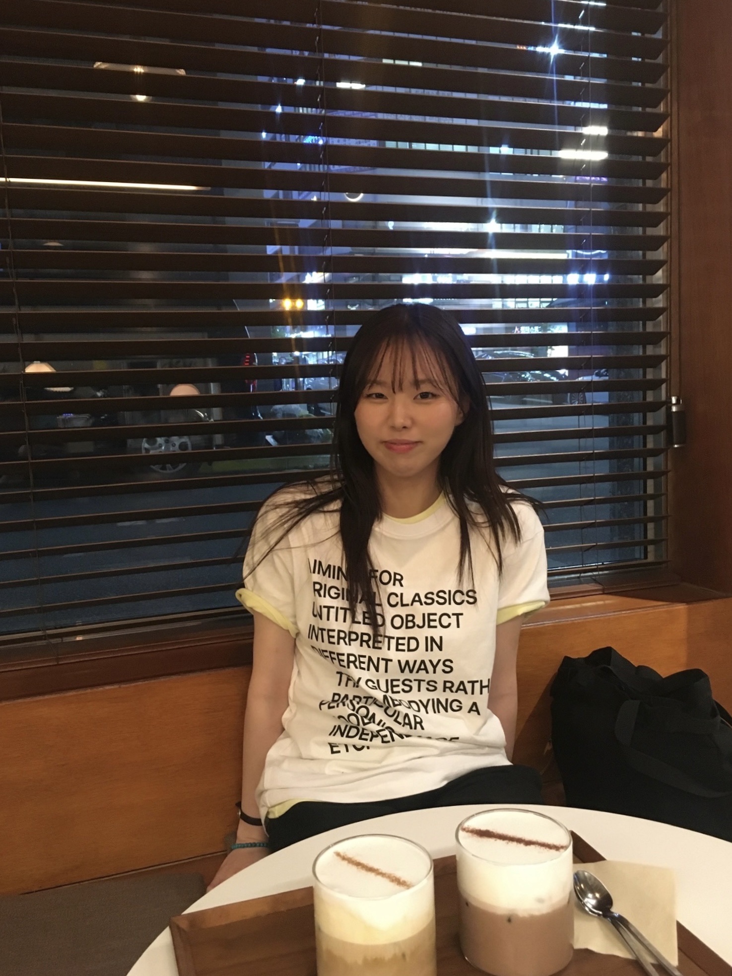 MILLO WOMEN Lettering Archive T-shirts White 착용 스타일 - 1