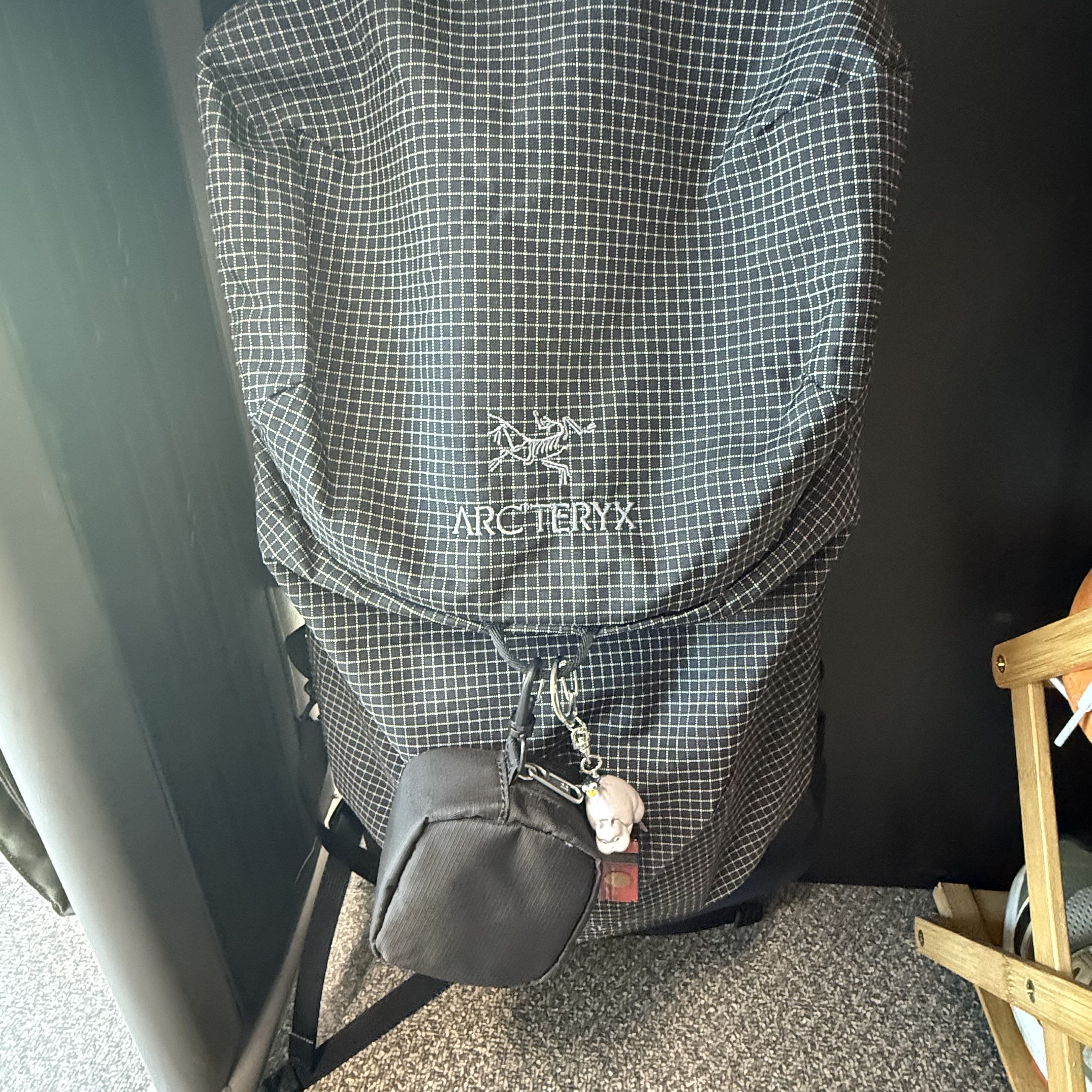 Arc'teryx Konseal 15 Backpack Black 착용 스타일